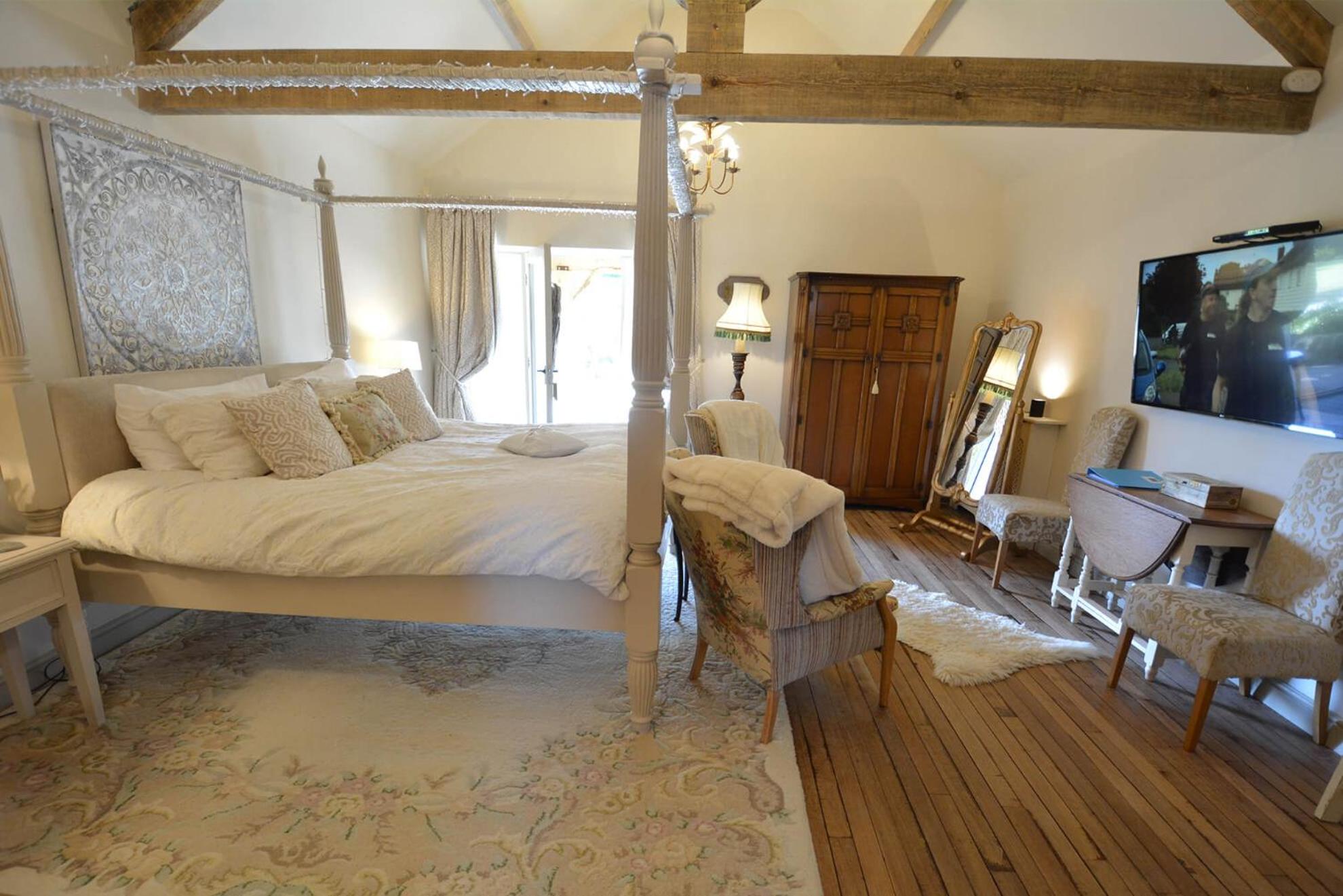 Love Nest photo 1