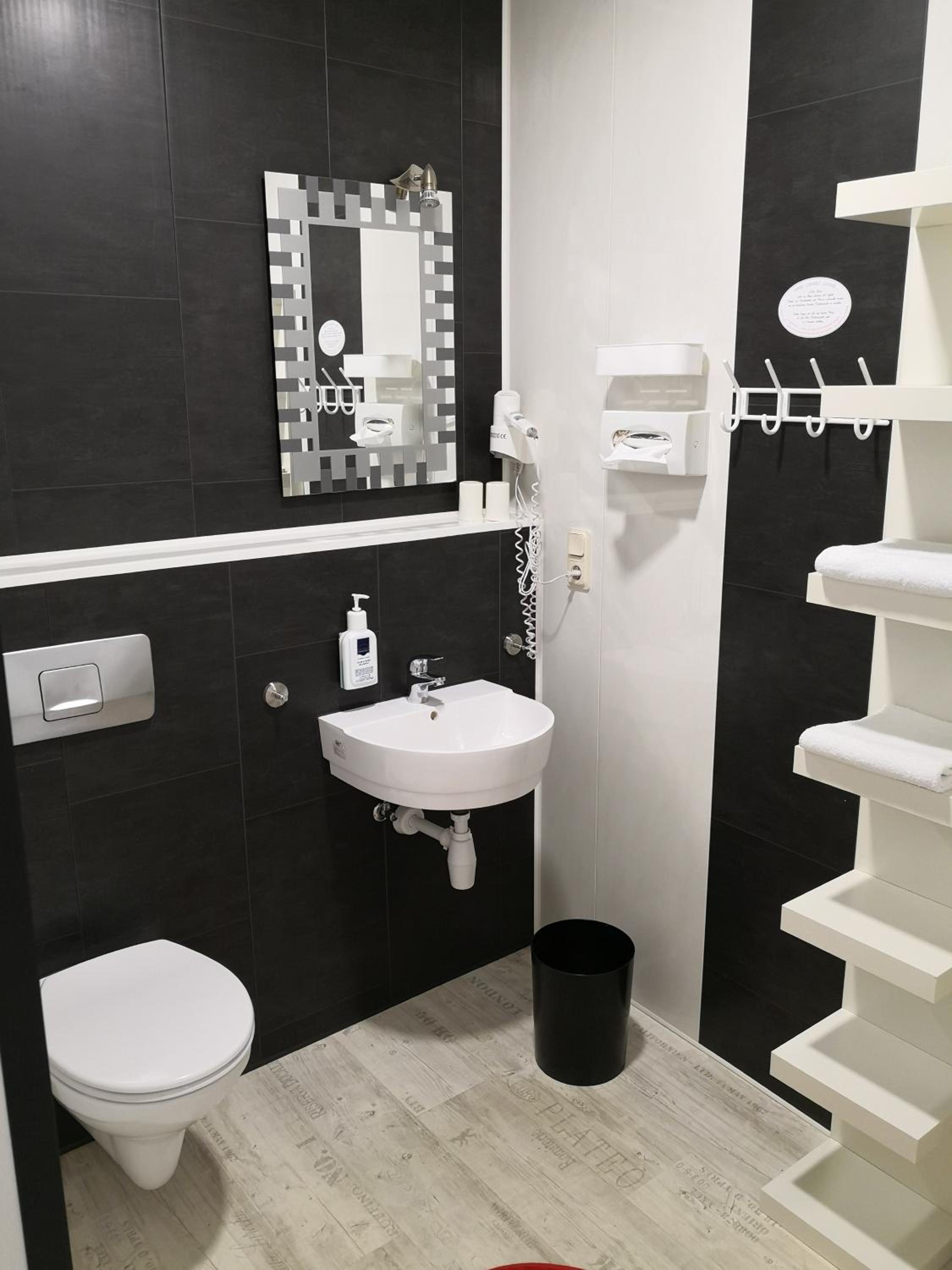 Queen Room - Photo 4
