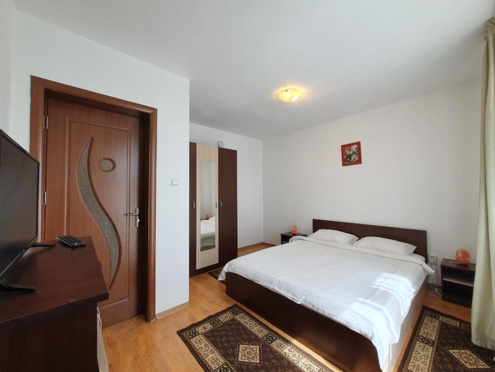 Two-Bedroom Apartment - Photo 5