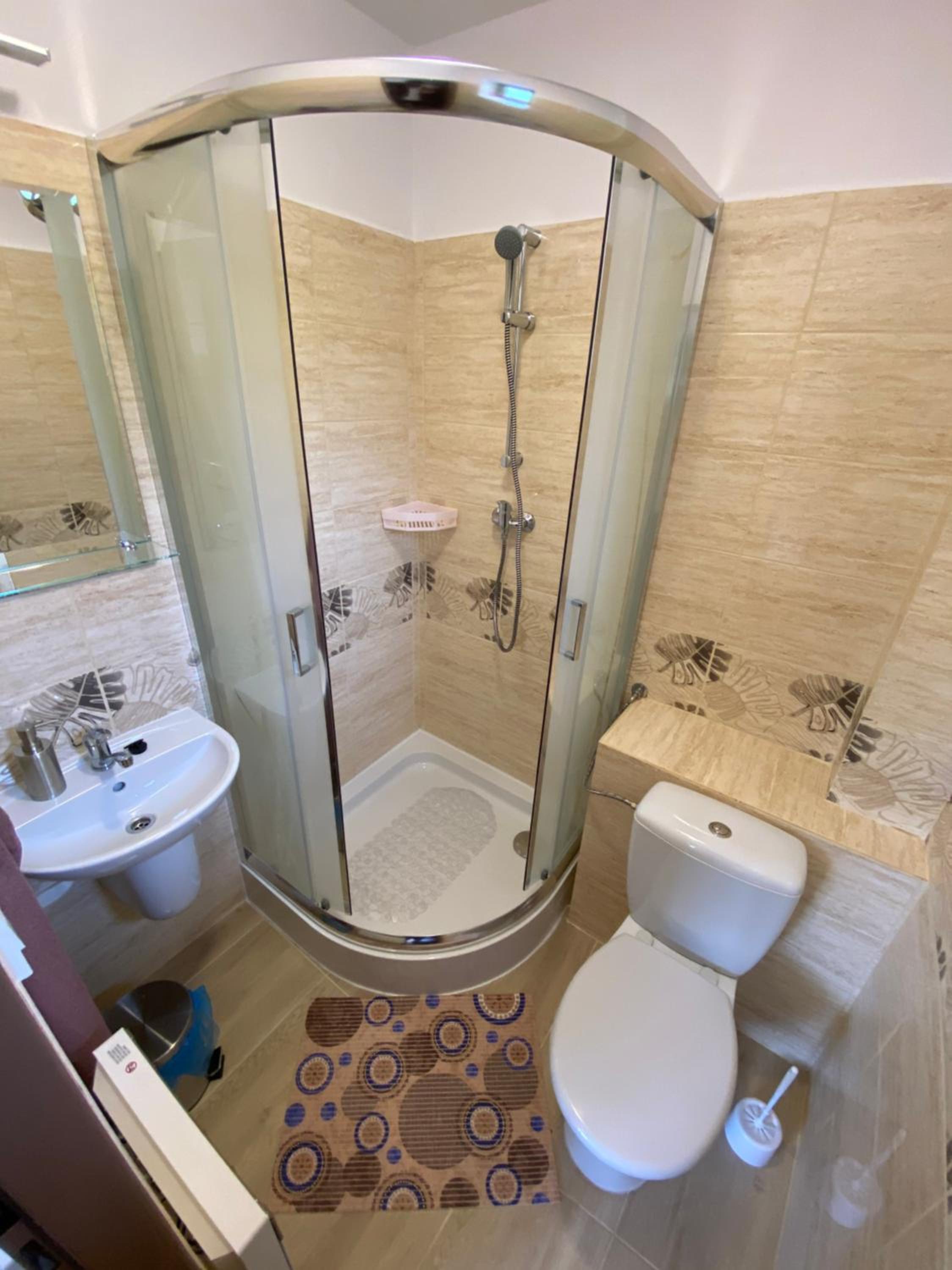Double or Twin Room with Bathroom - Photo 3