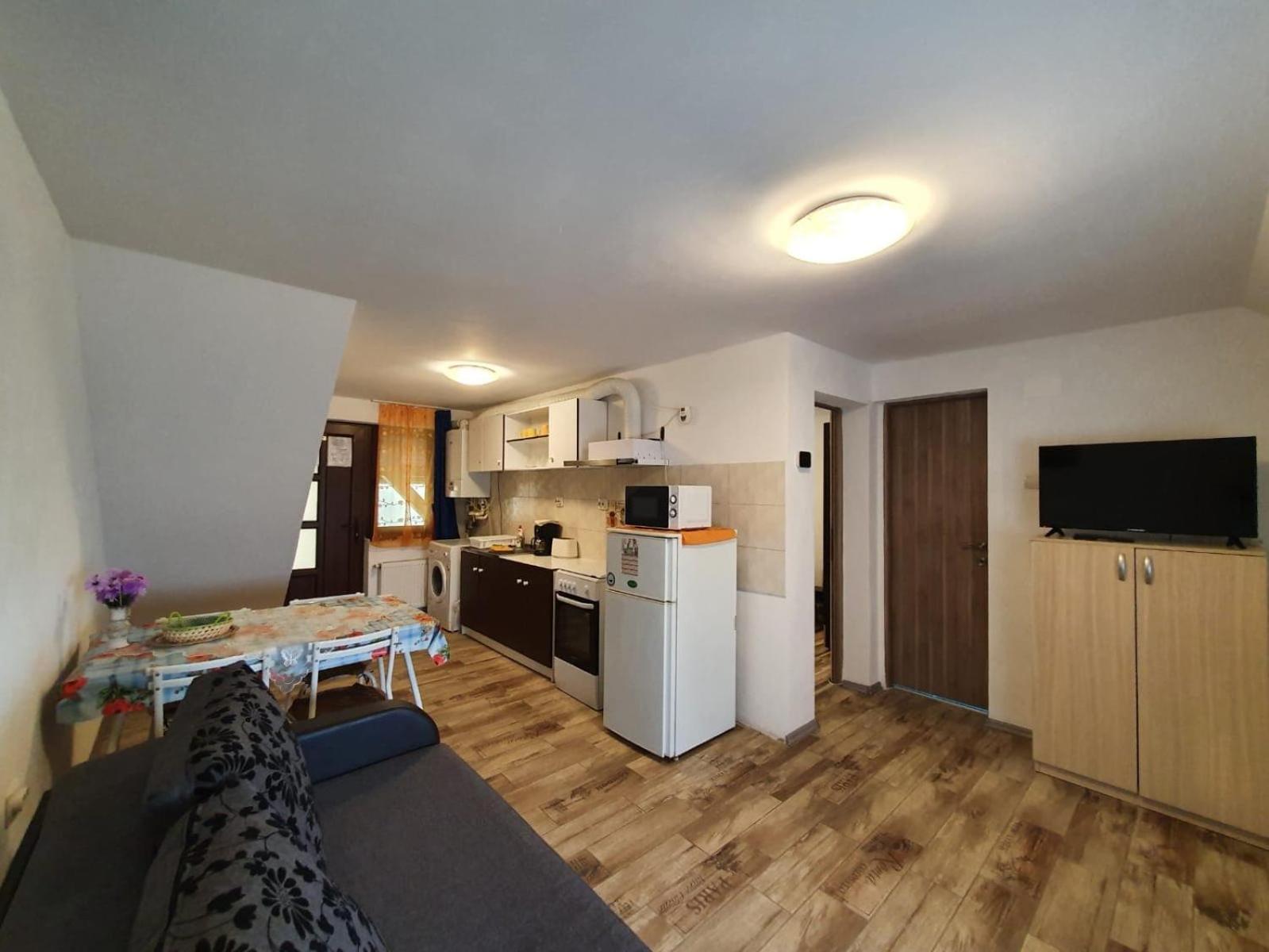 One-Bedroom Apartment - Photo 12