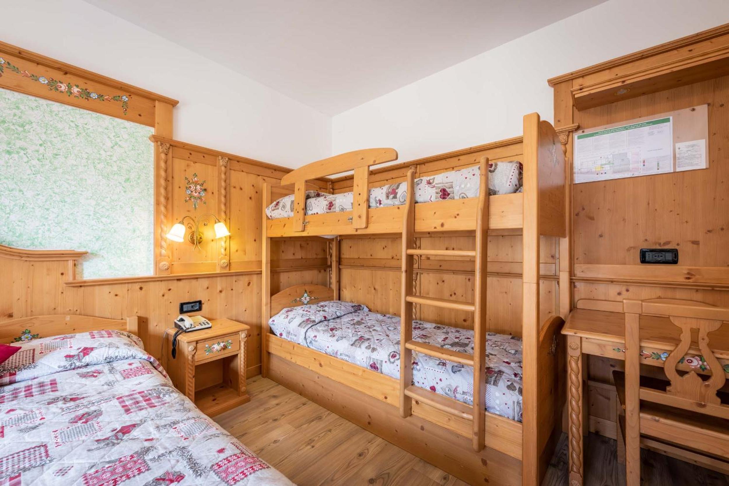 Deluxe Quadruple Room photo 3