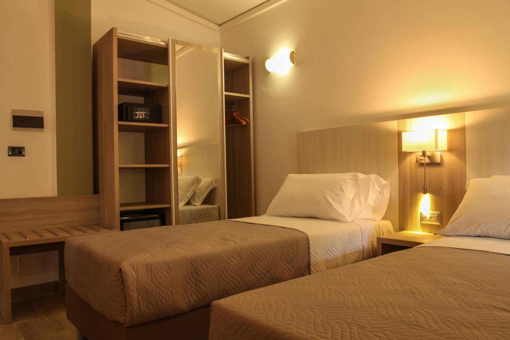 Comfort Double or Twin Room with Balcony - Photo 1