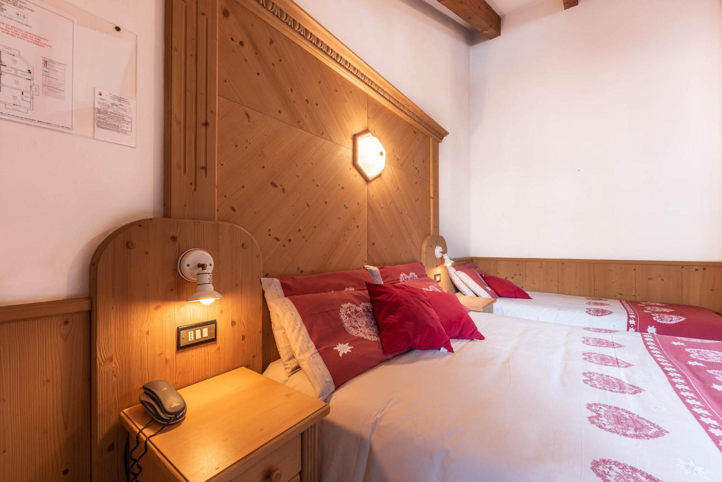 Deluxe Triple Room photo 2