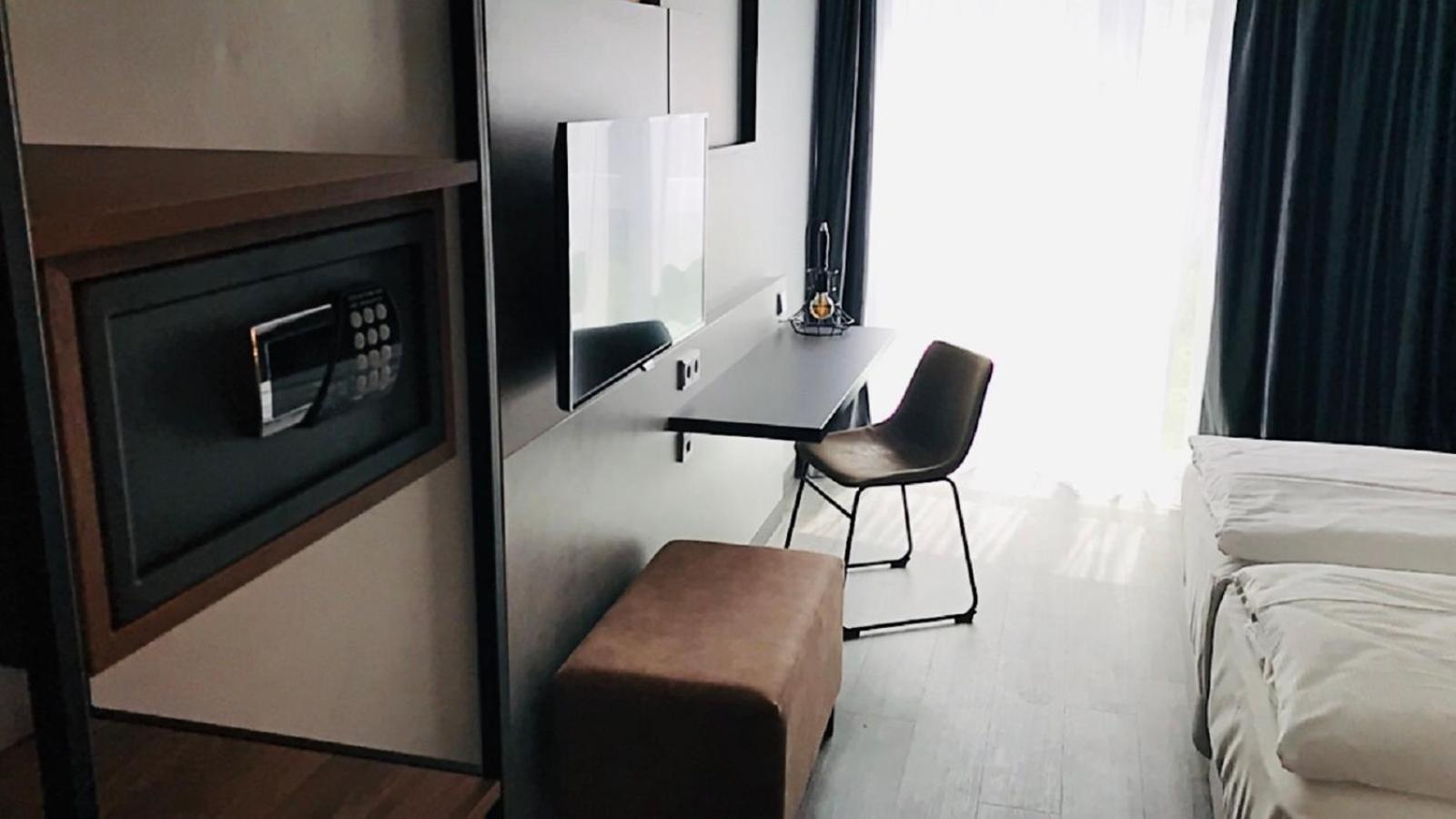 Double Room - Photo 10