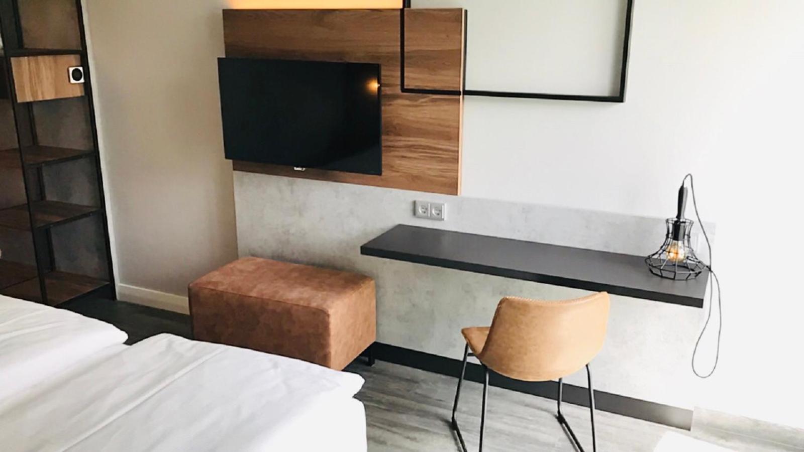 Double Room - Photo 9