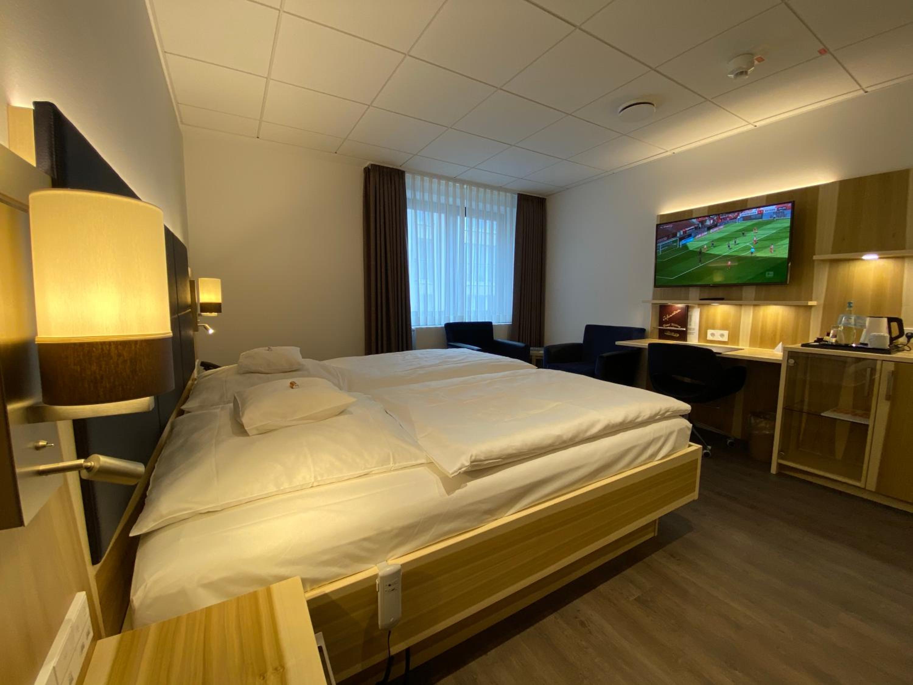 Double Room - Photo 7