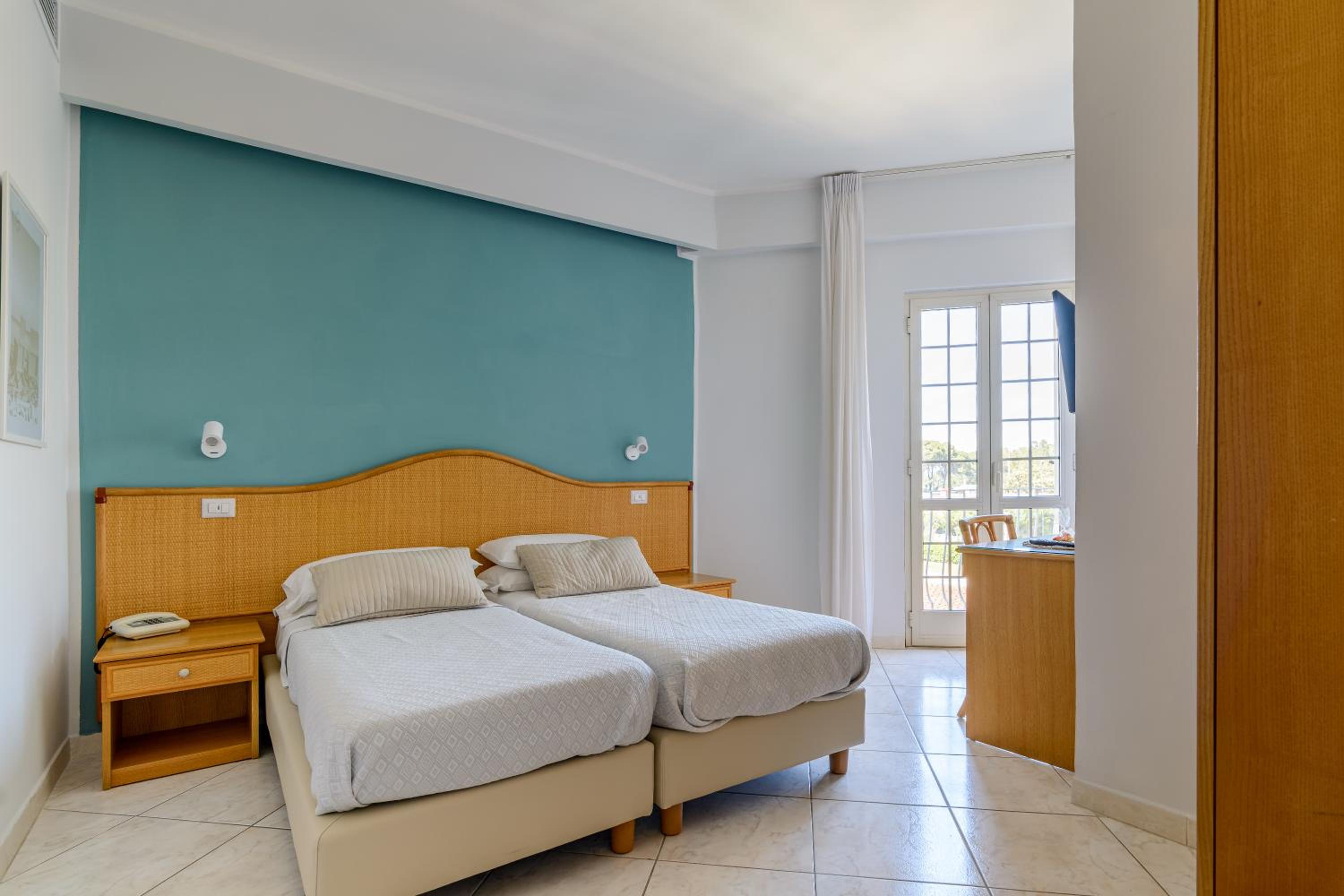 Superior Double or Twin Room photo 3