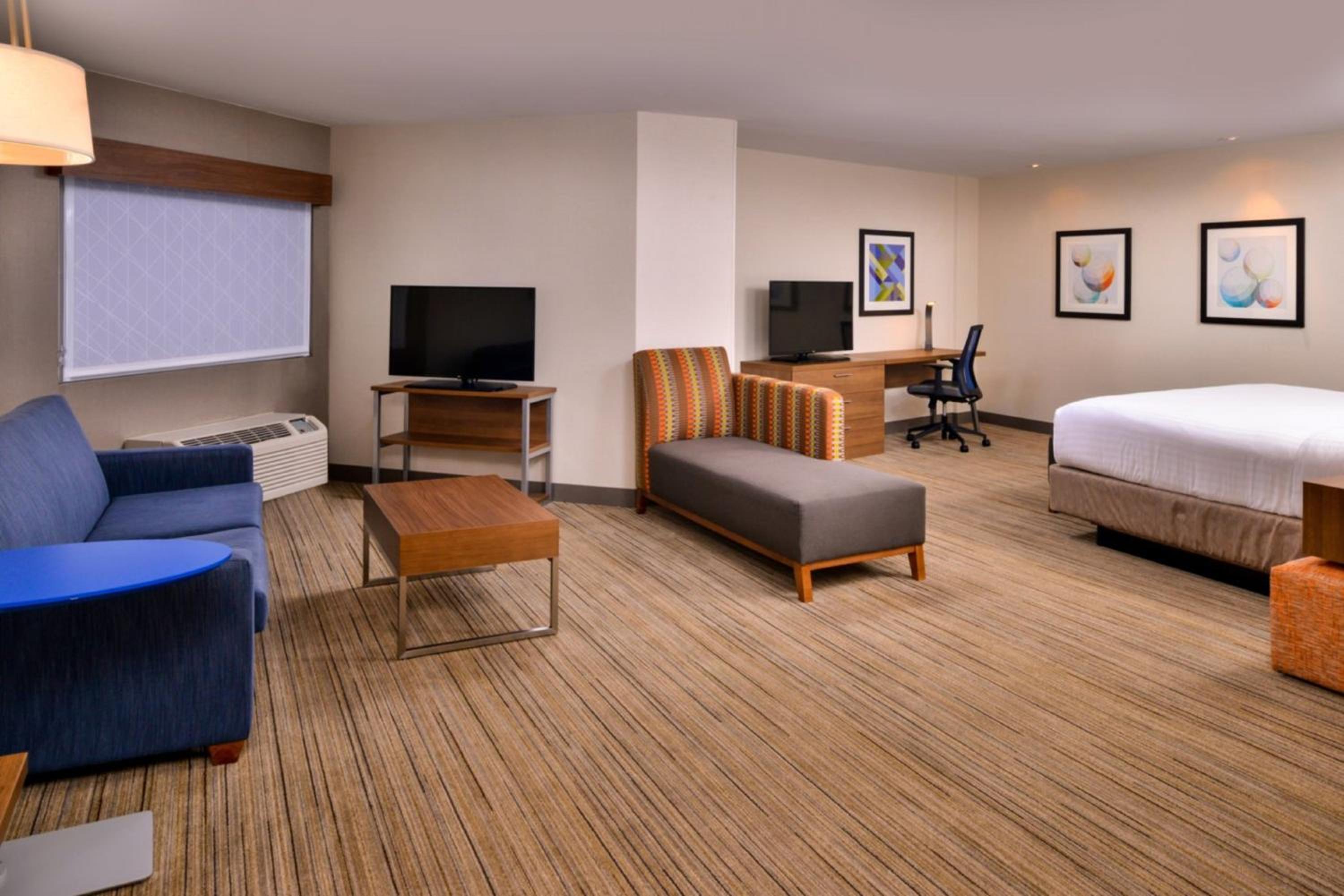 Executive King Room - Non-Smoking - Photo 3
