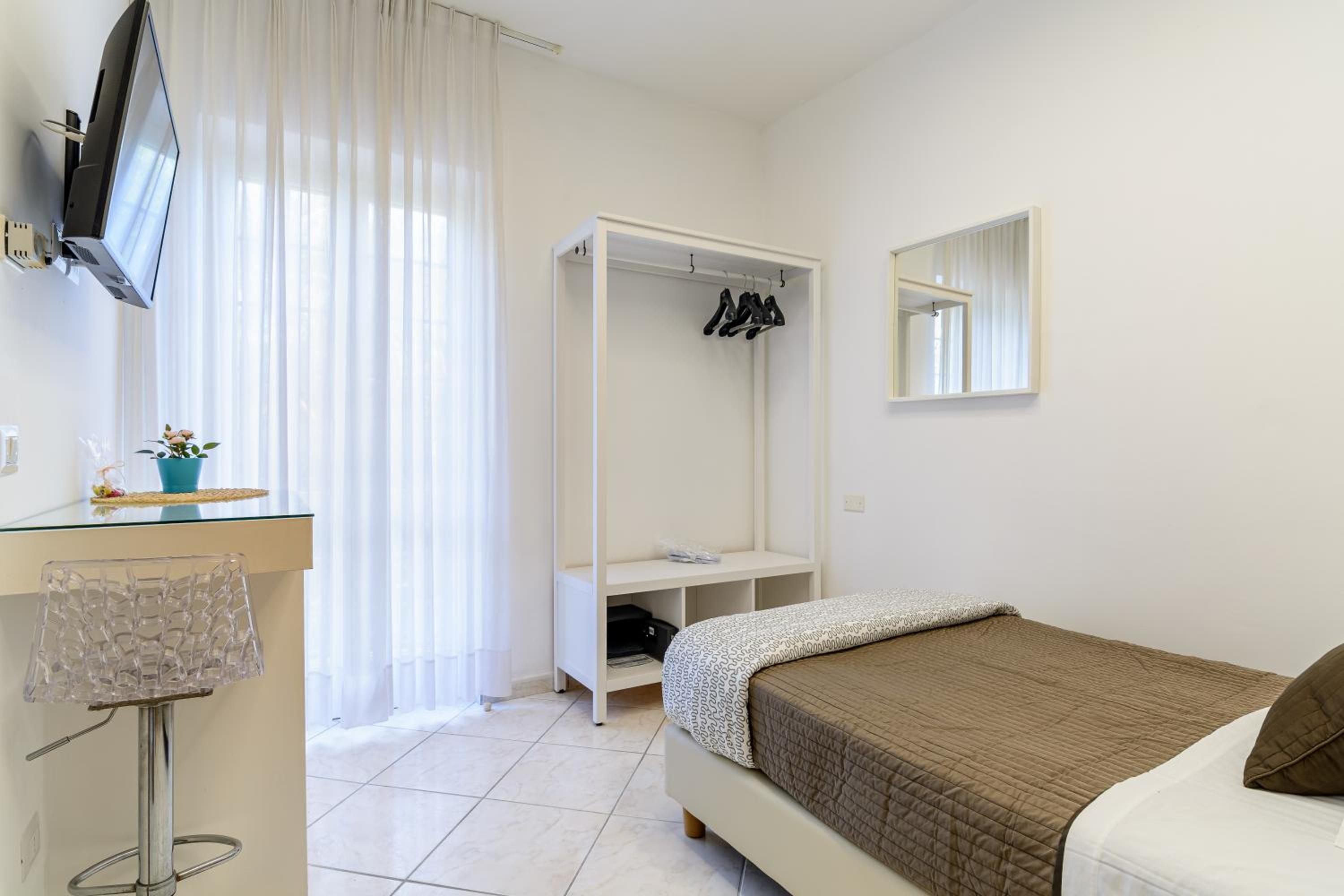 Single Room photo 2
