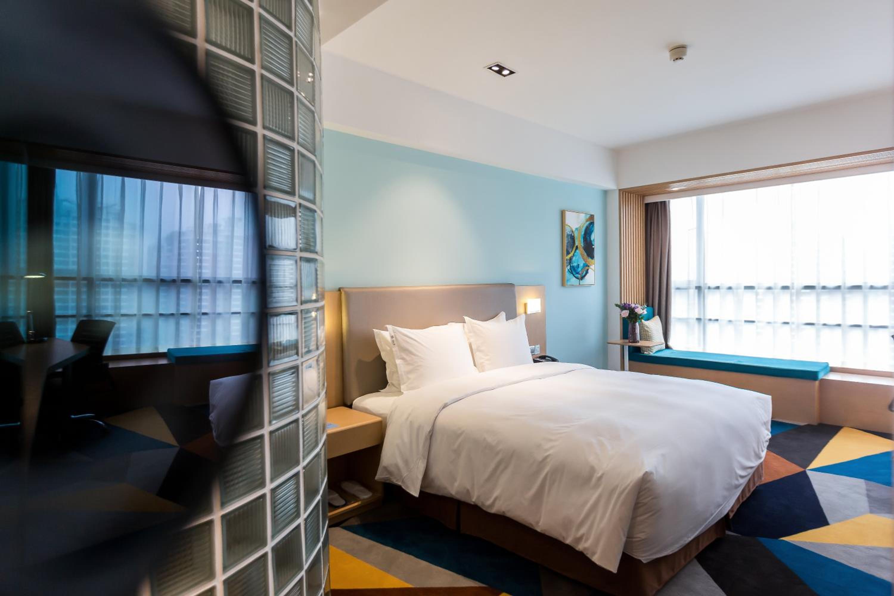 Standard King Room - Disability Access - Photo 1