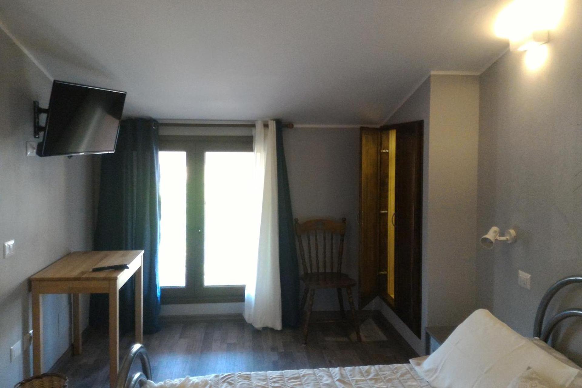 Double or Twin Room - Photo 1