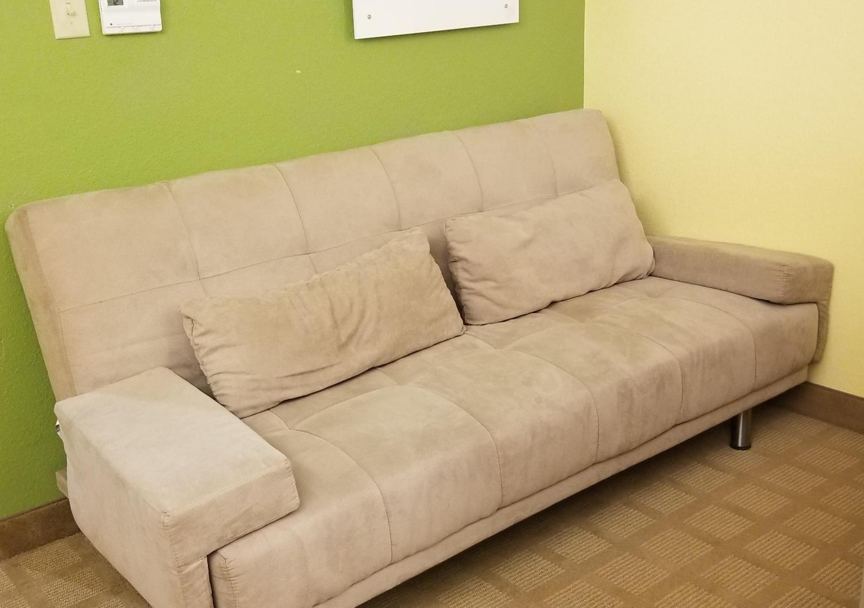 Queen Studio Suite with Bathtub - Mobility Accessible/Non-Smoking - Photo 2