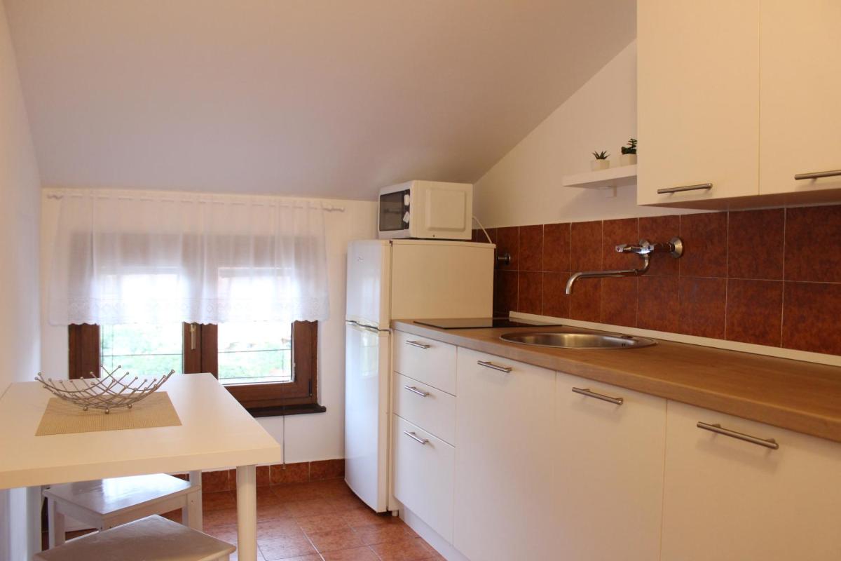Apartment with Balcony and Sea View photo 2