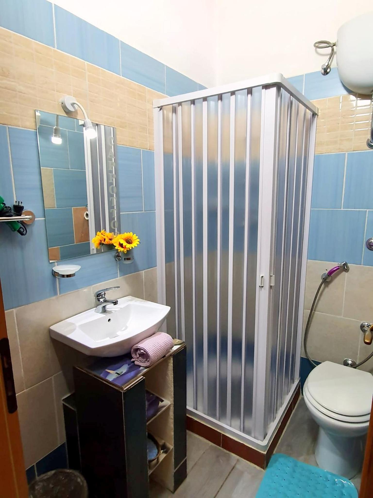 Double Room with Garden View - Photo 19