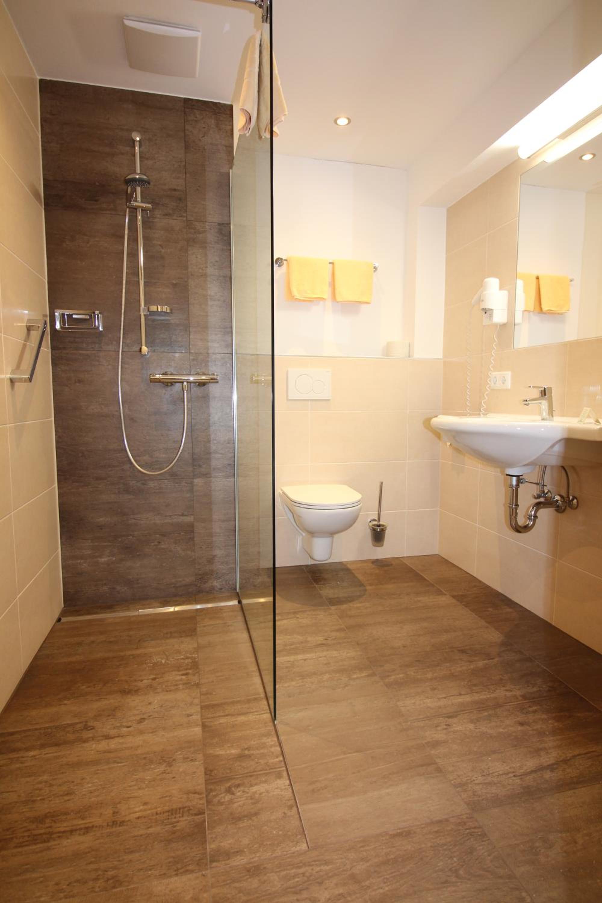 Budget Double Room without Balcony photo 3