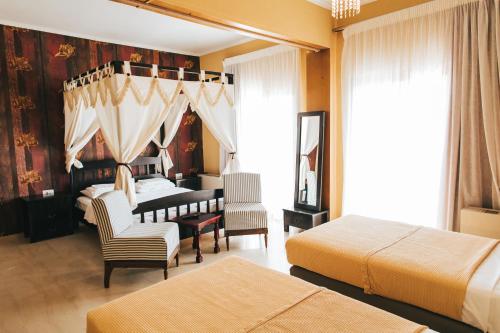 Suite - Photo 5