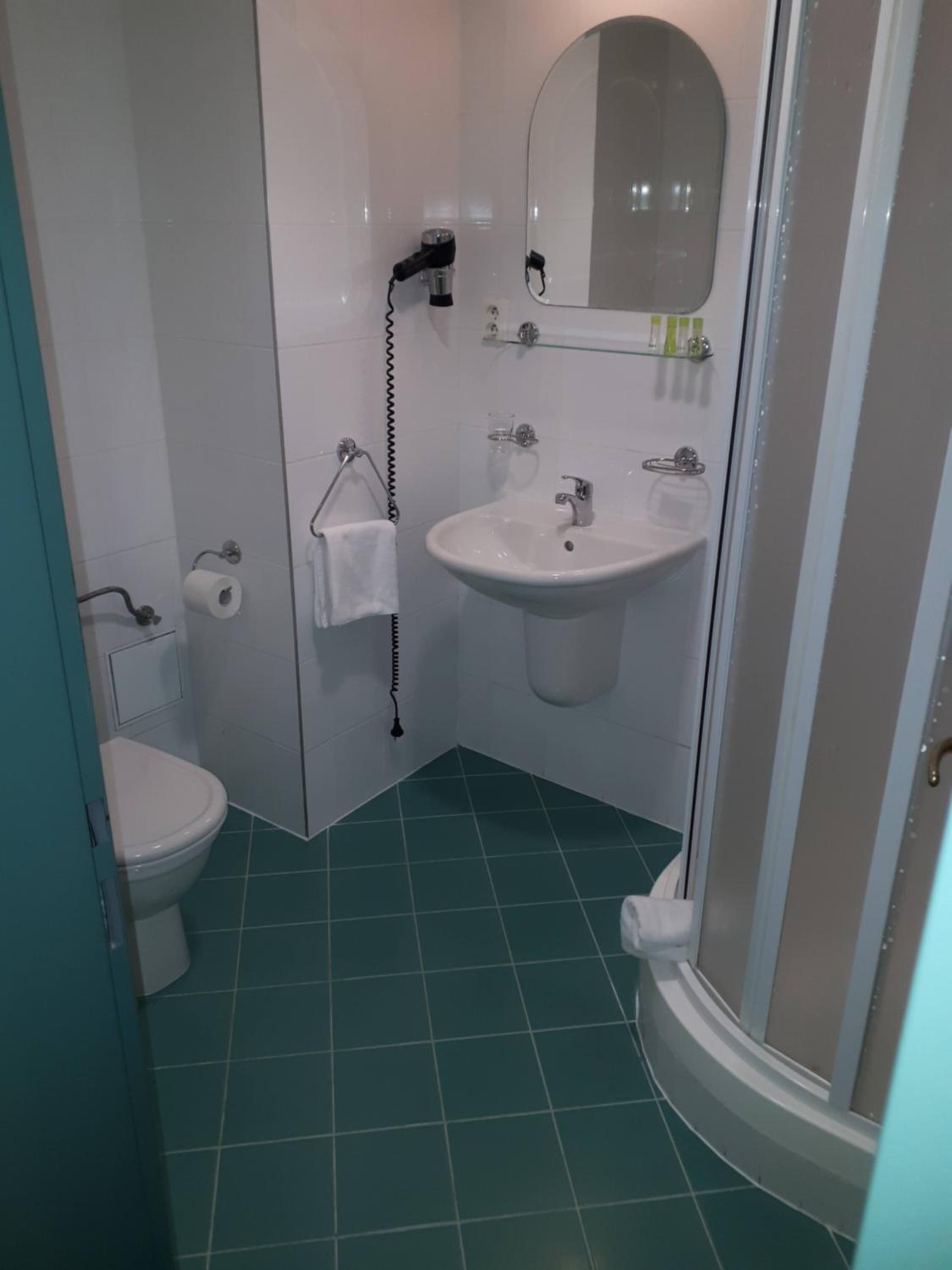 Budget Double Room photo 3