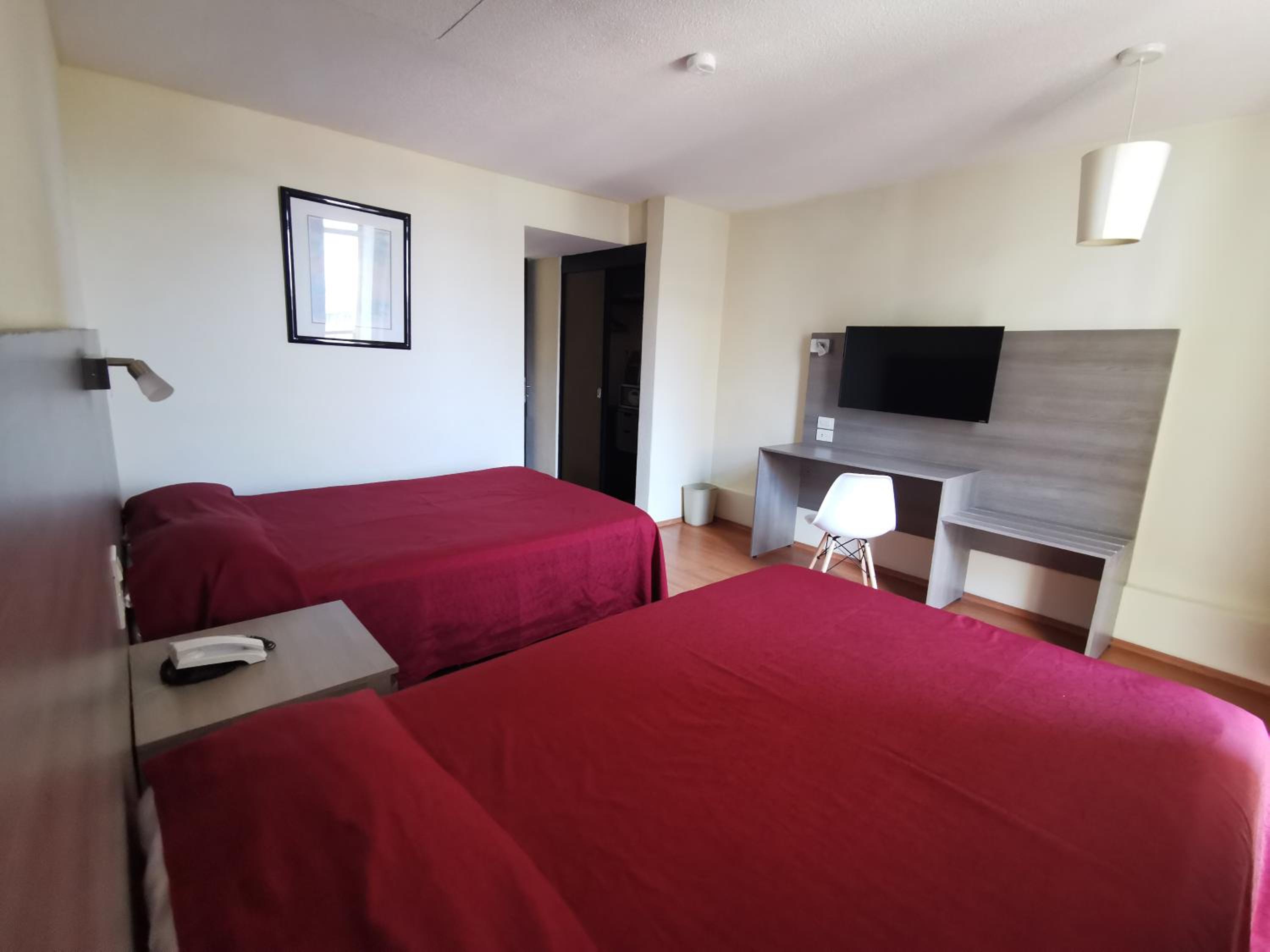 Standard Twin Room photo 3