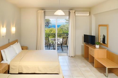 Family Room with Sea View photo 2