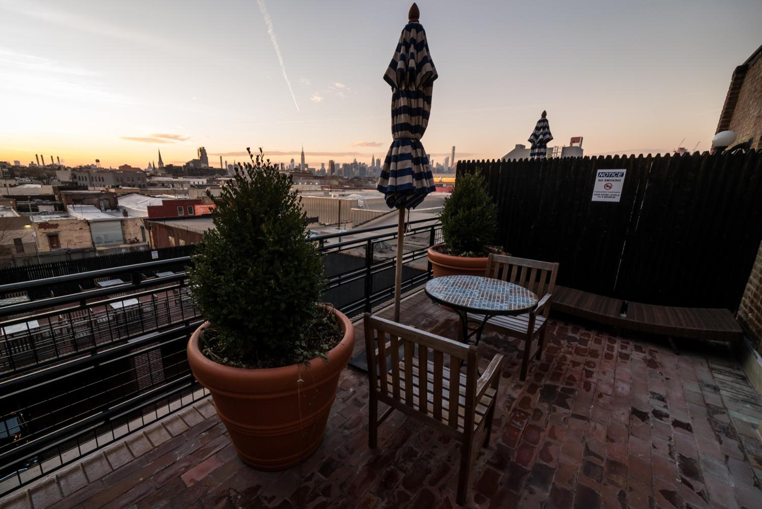 Loft  with Terrace and City View photo 3