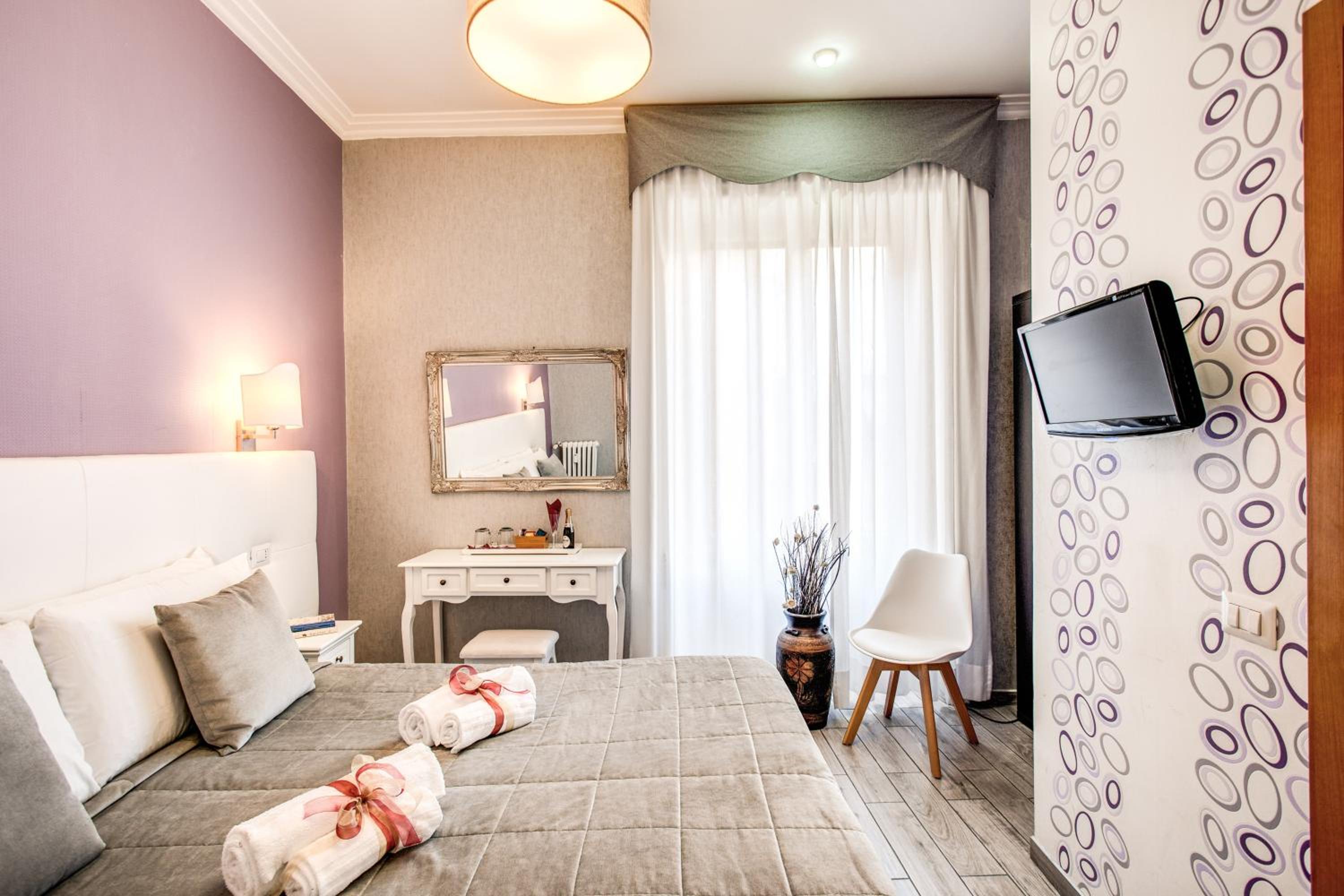 Standard Double or Twin Room photo 3