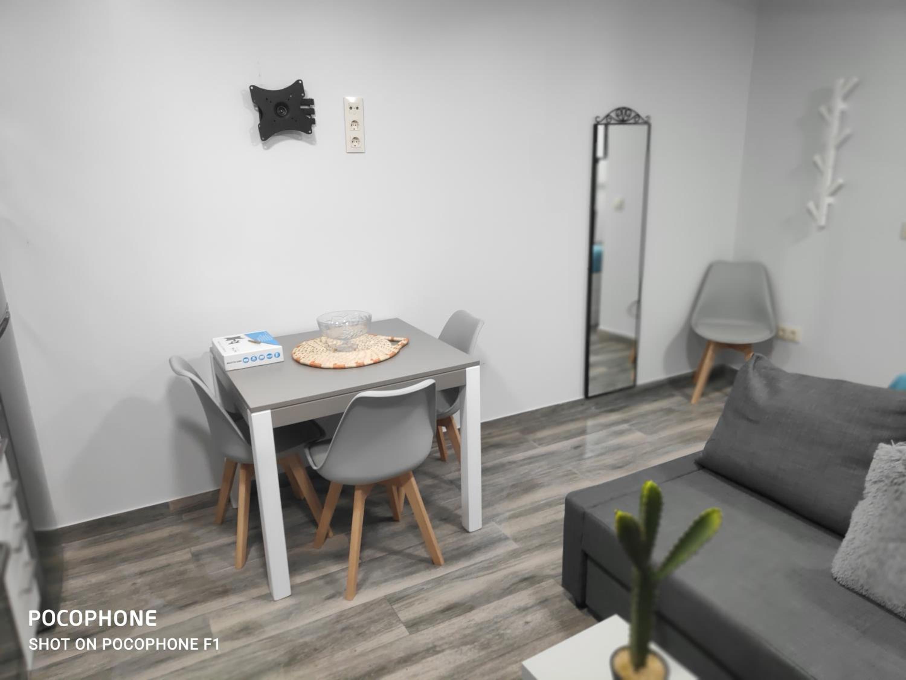 Studio Apartment - Photo 20