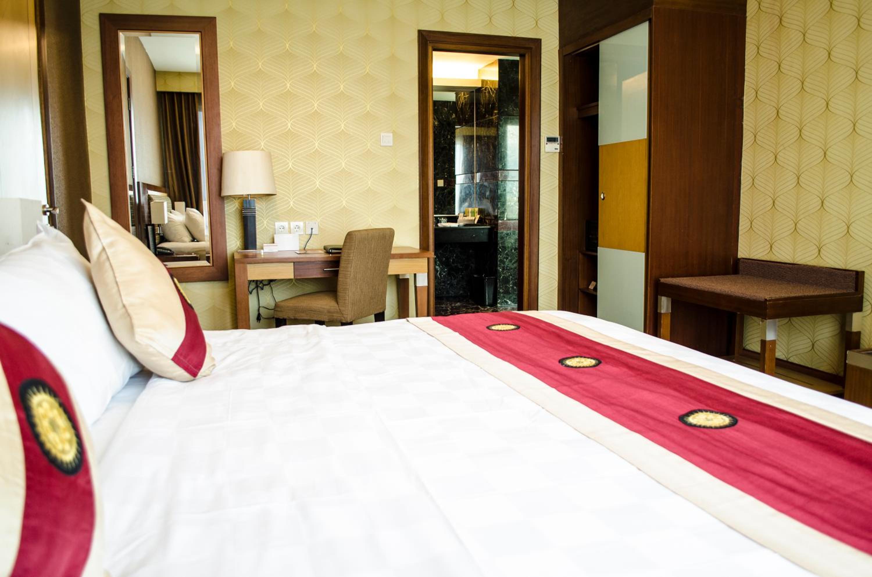 Suite Room - Photo 3