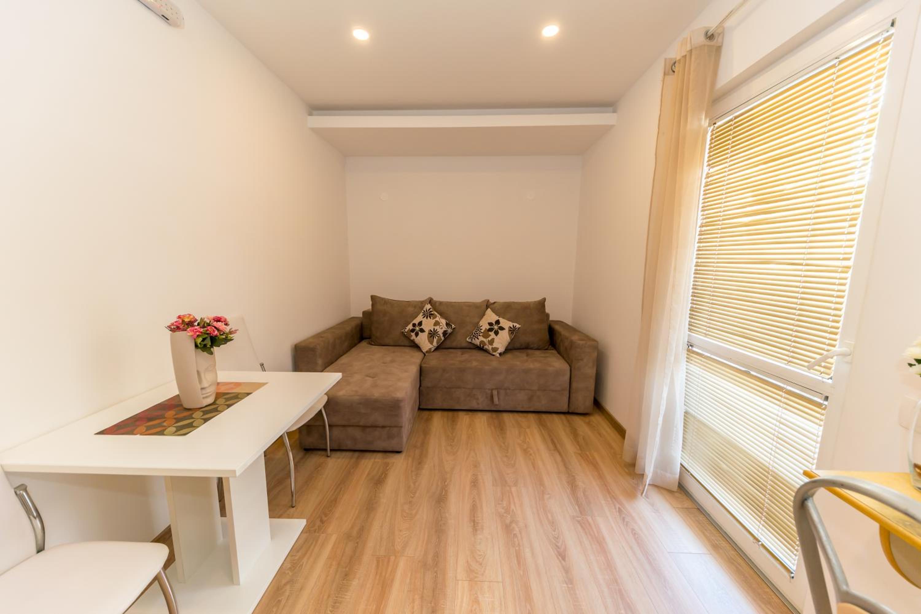 Apartment with Balcony photo 1