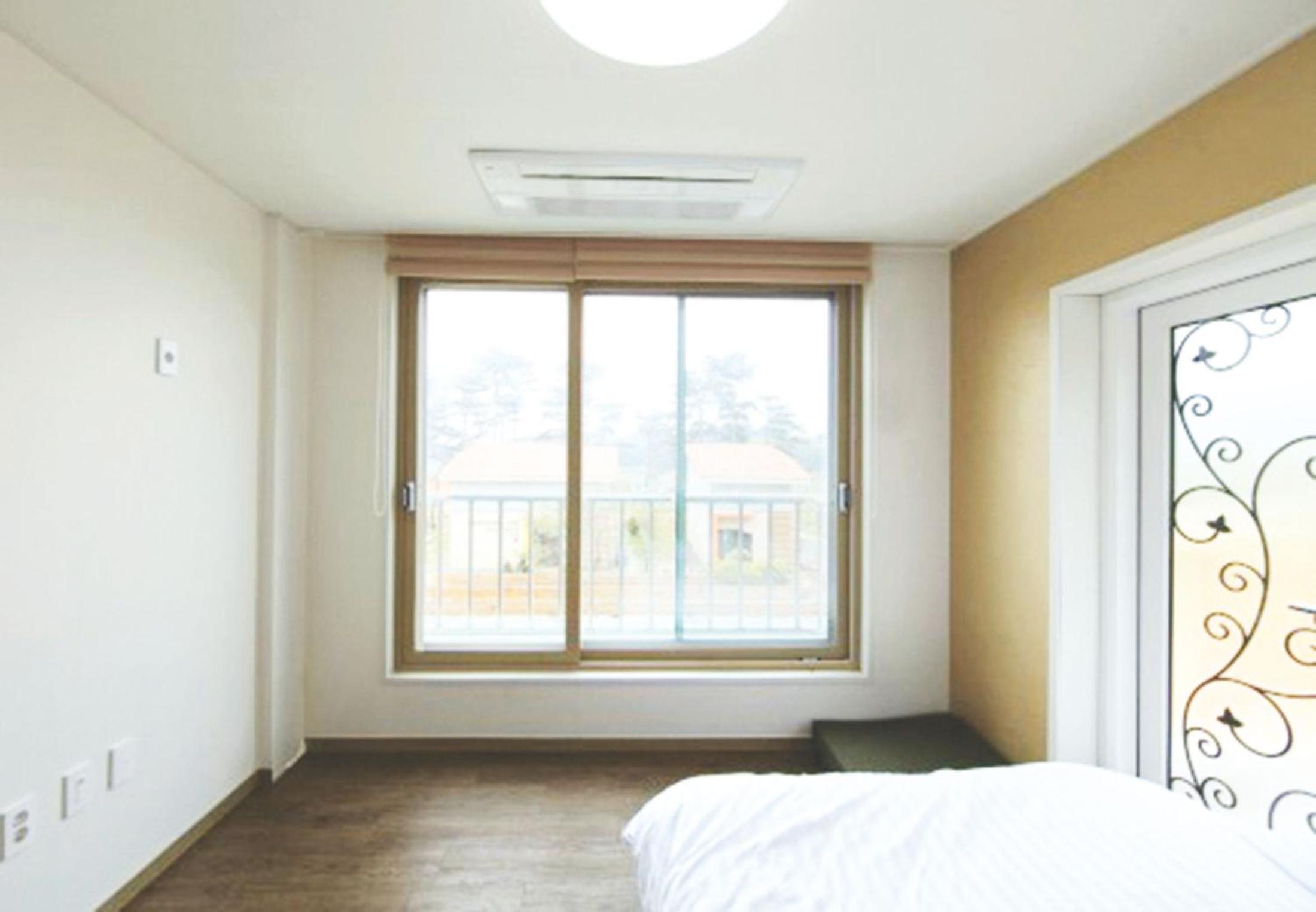 Korean-Style Duplex Studio photo 1