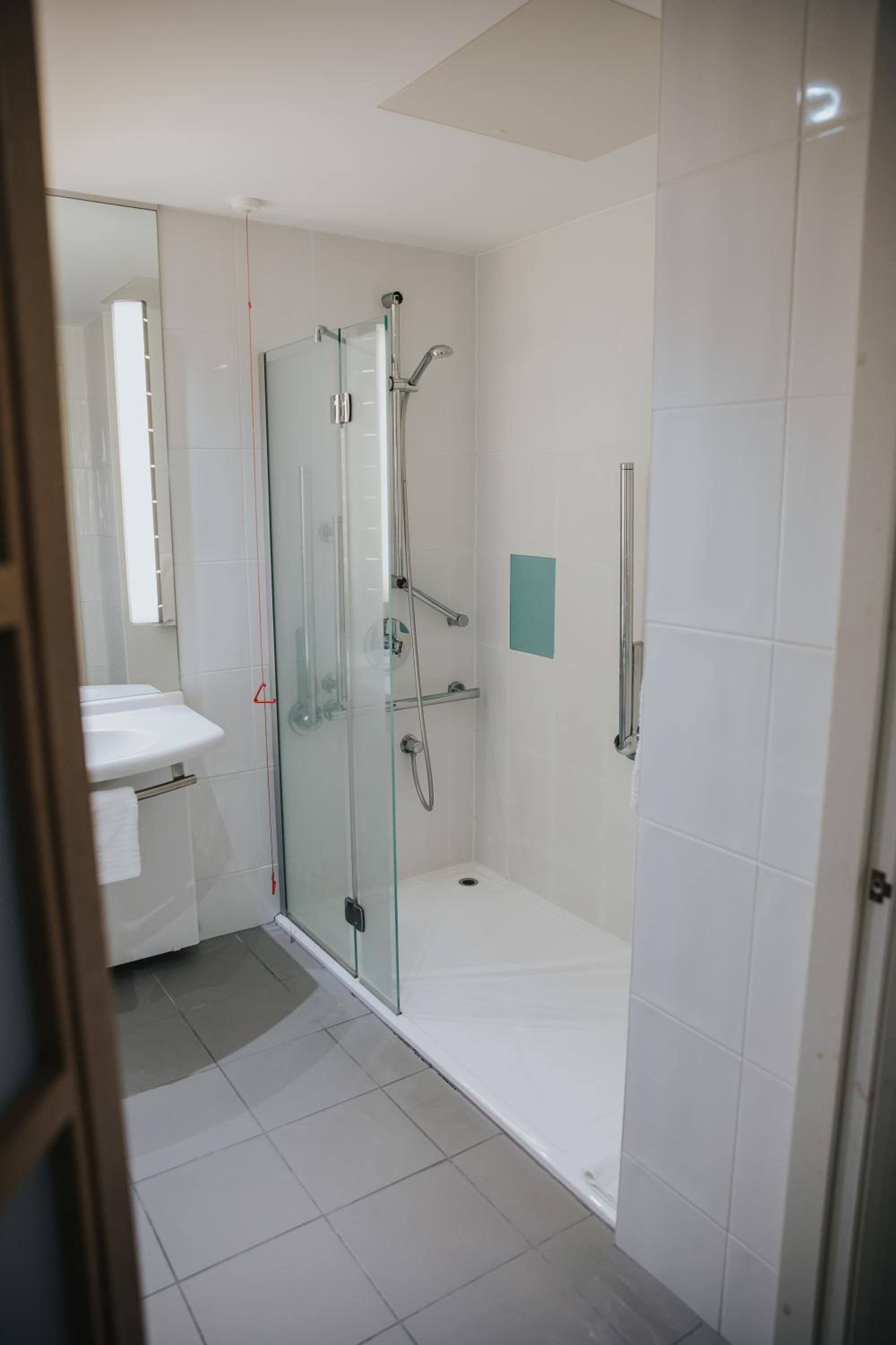 Accessible Double Room - Photo 2