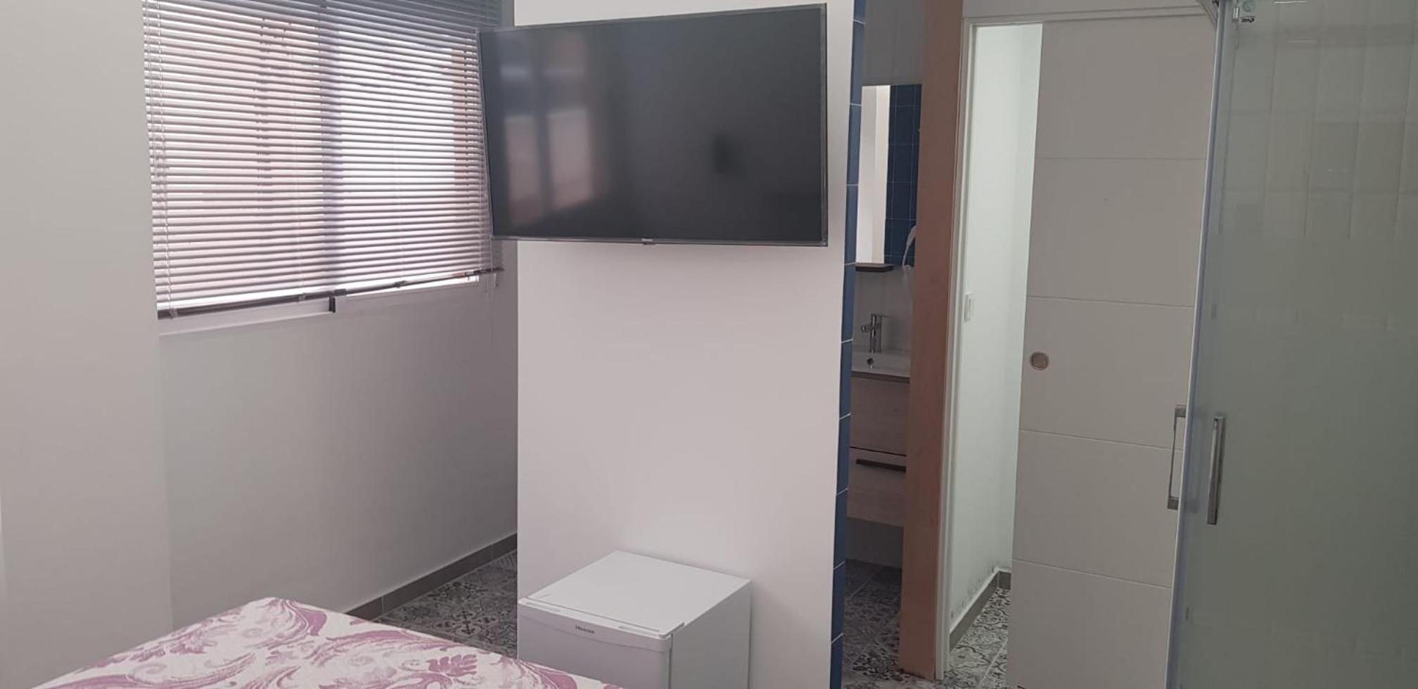 Double Room - Photo 11