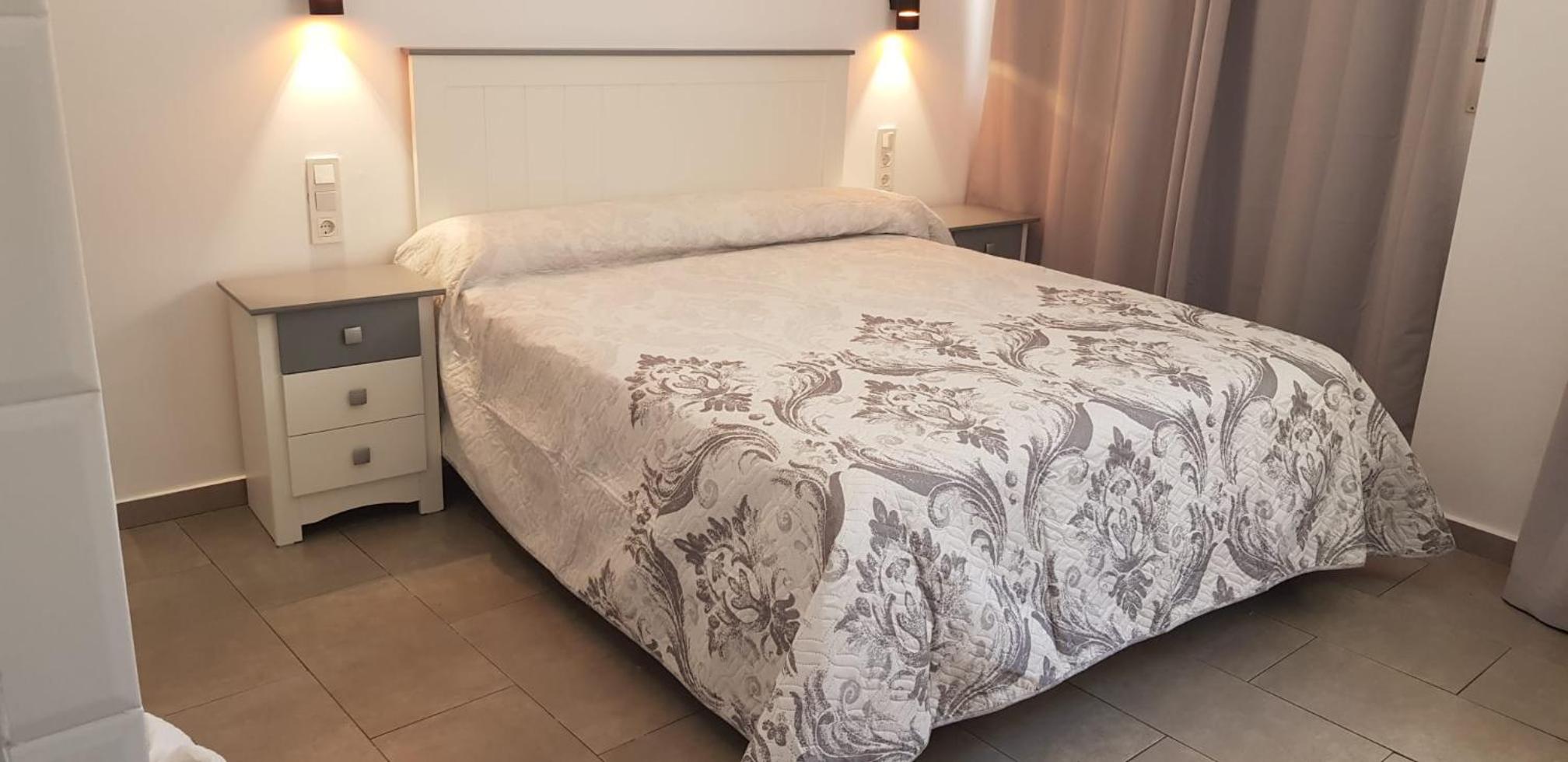 Double Room - Photo 7