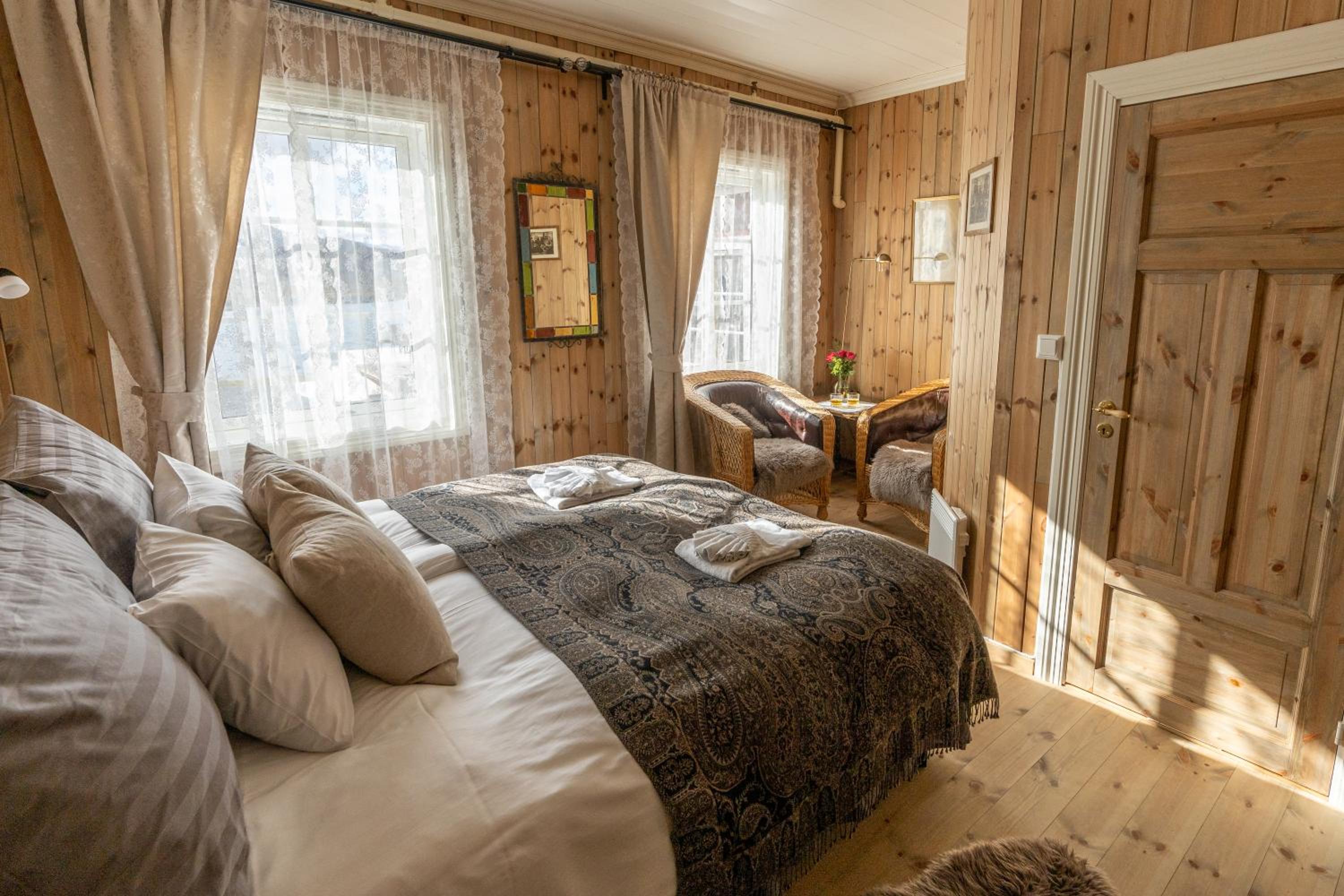 Double Room - Photo 5