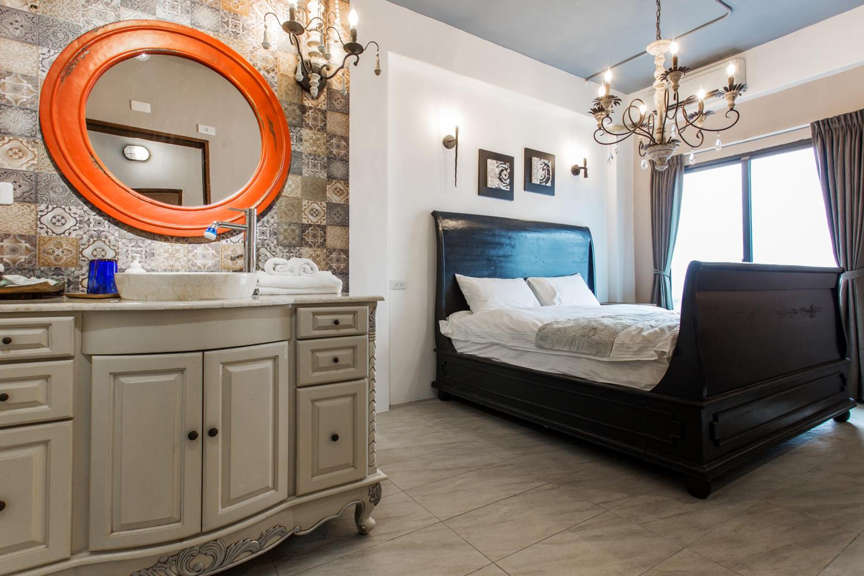 Queen Room with Balcony photo 1