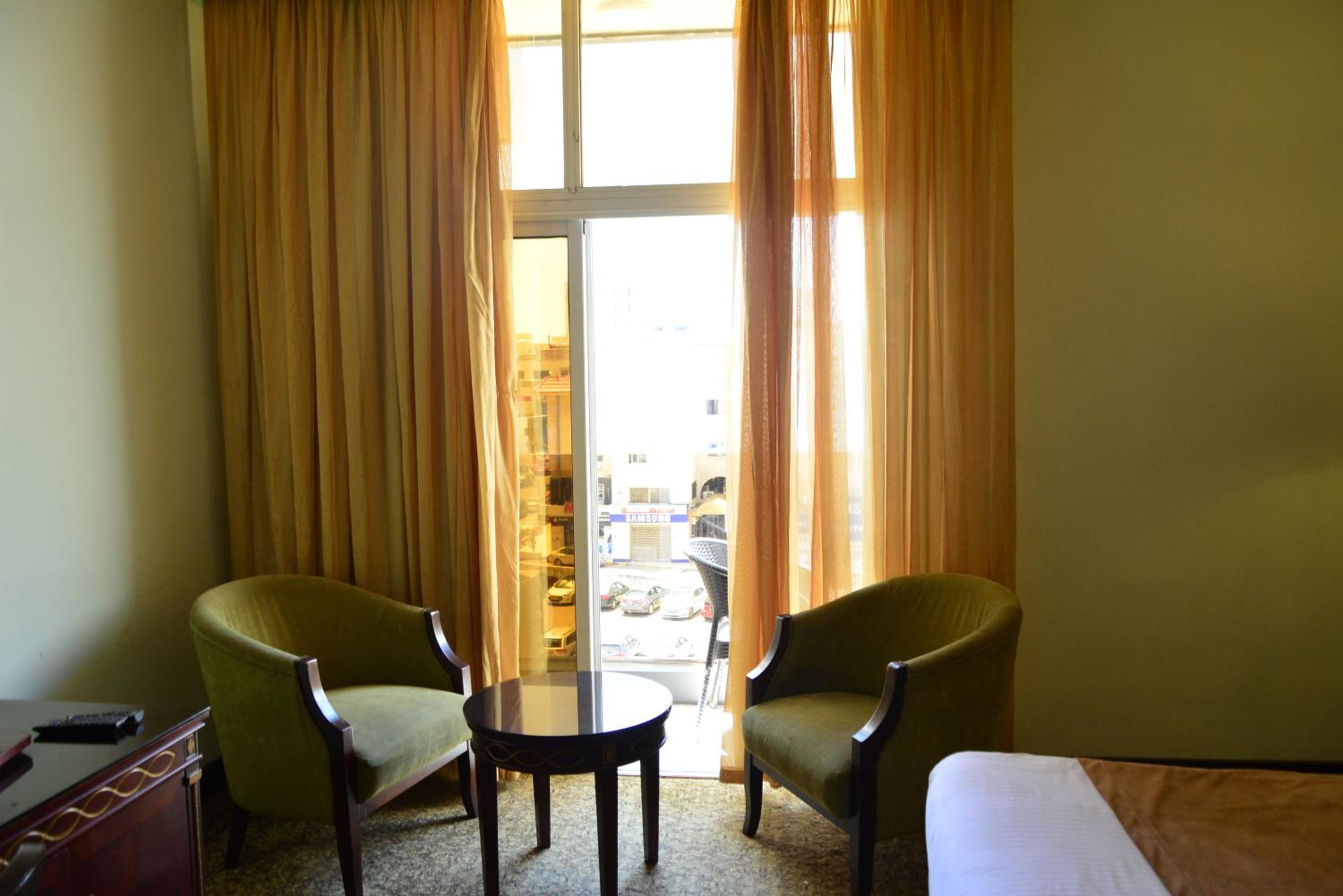 Twin Room with View - Photo 1