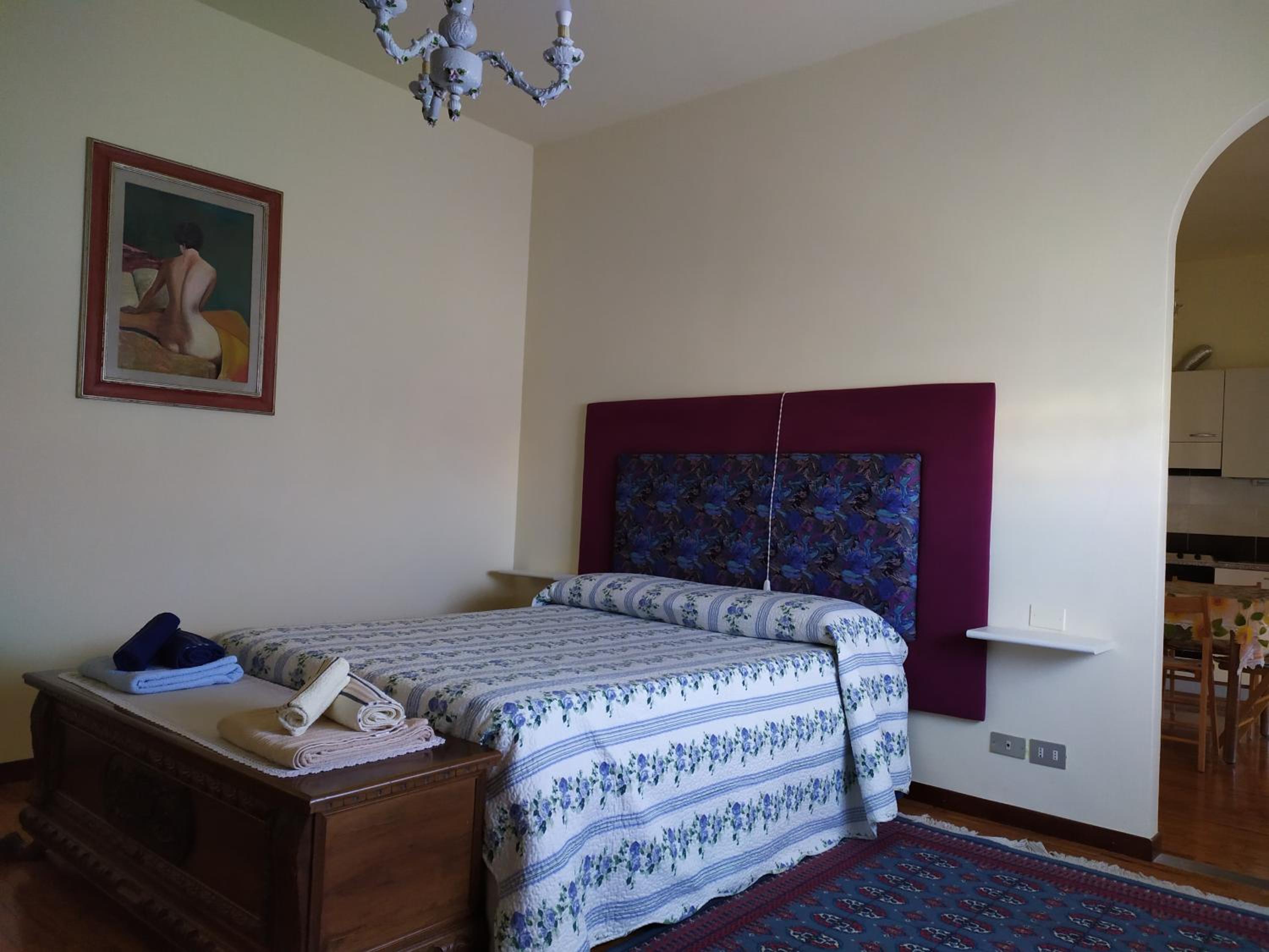 Double Room with Balcony - Photo 5