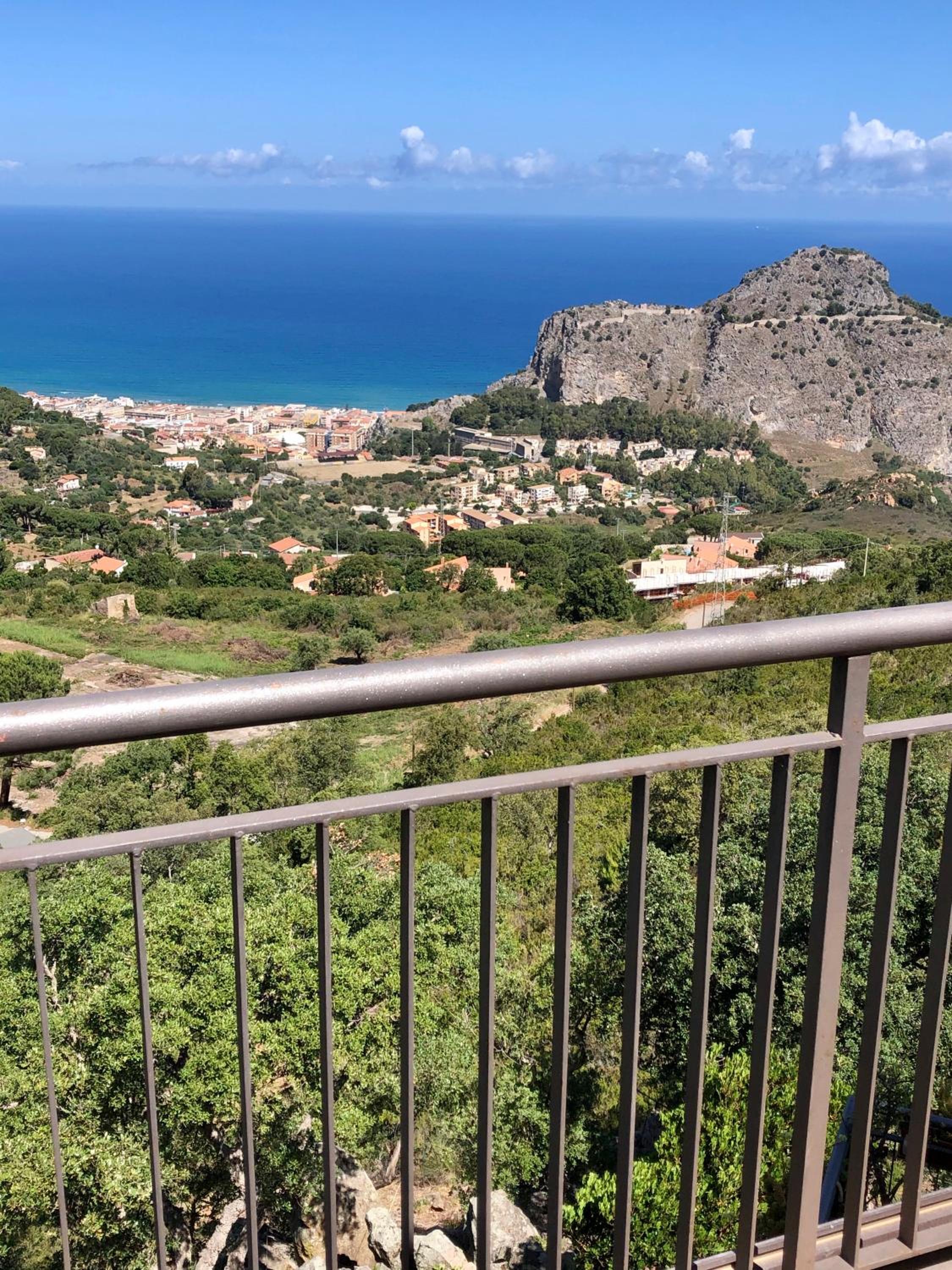 Deluxe Double Room with Balcony and Sea View - Photo 10