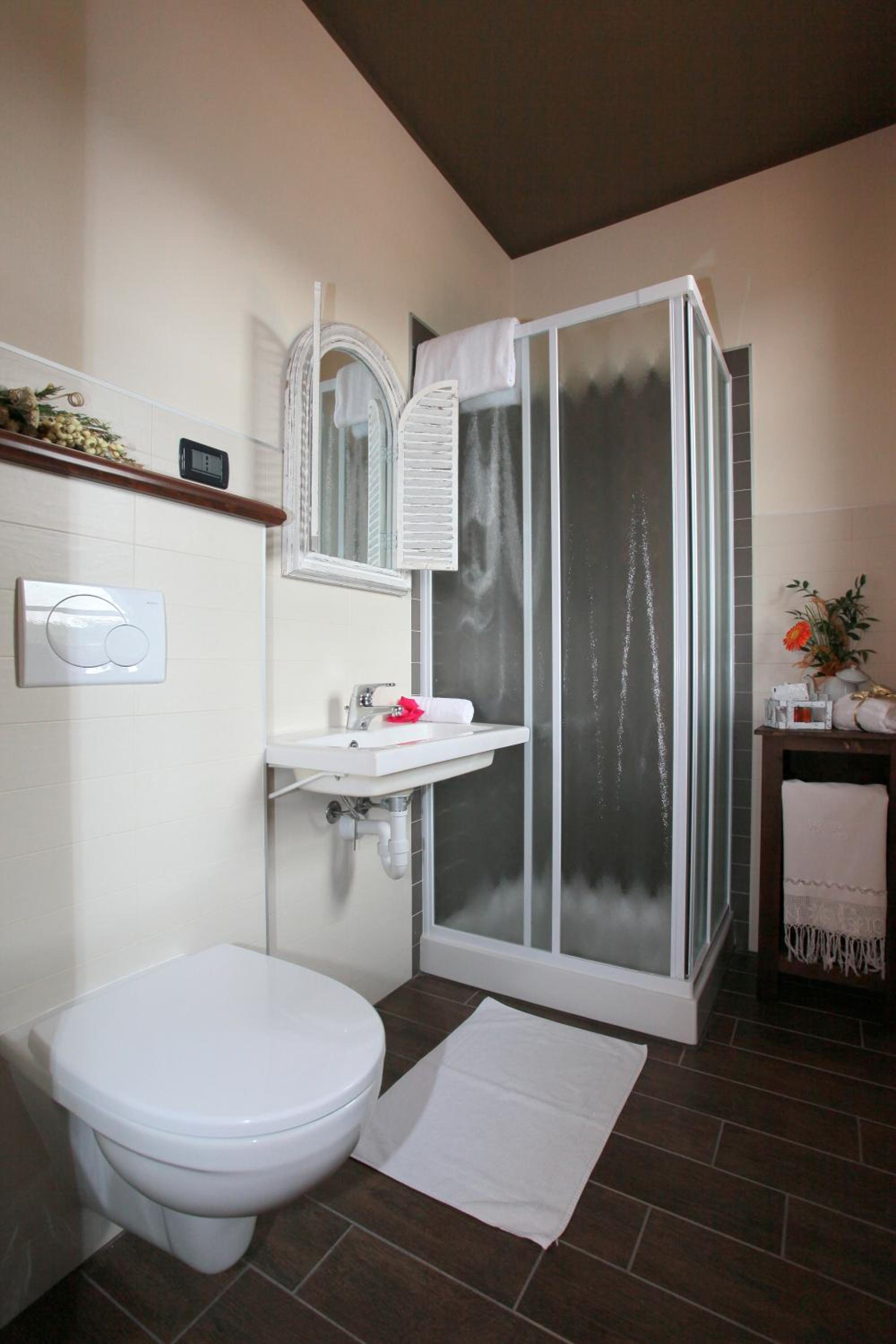 Double Room with Private Bathroom photo 3