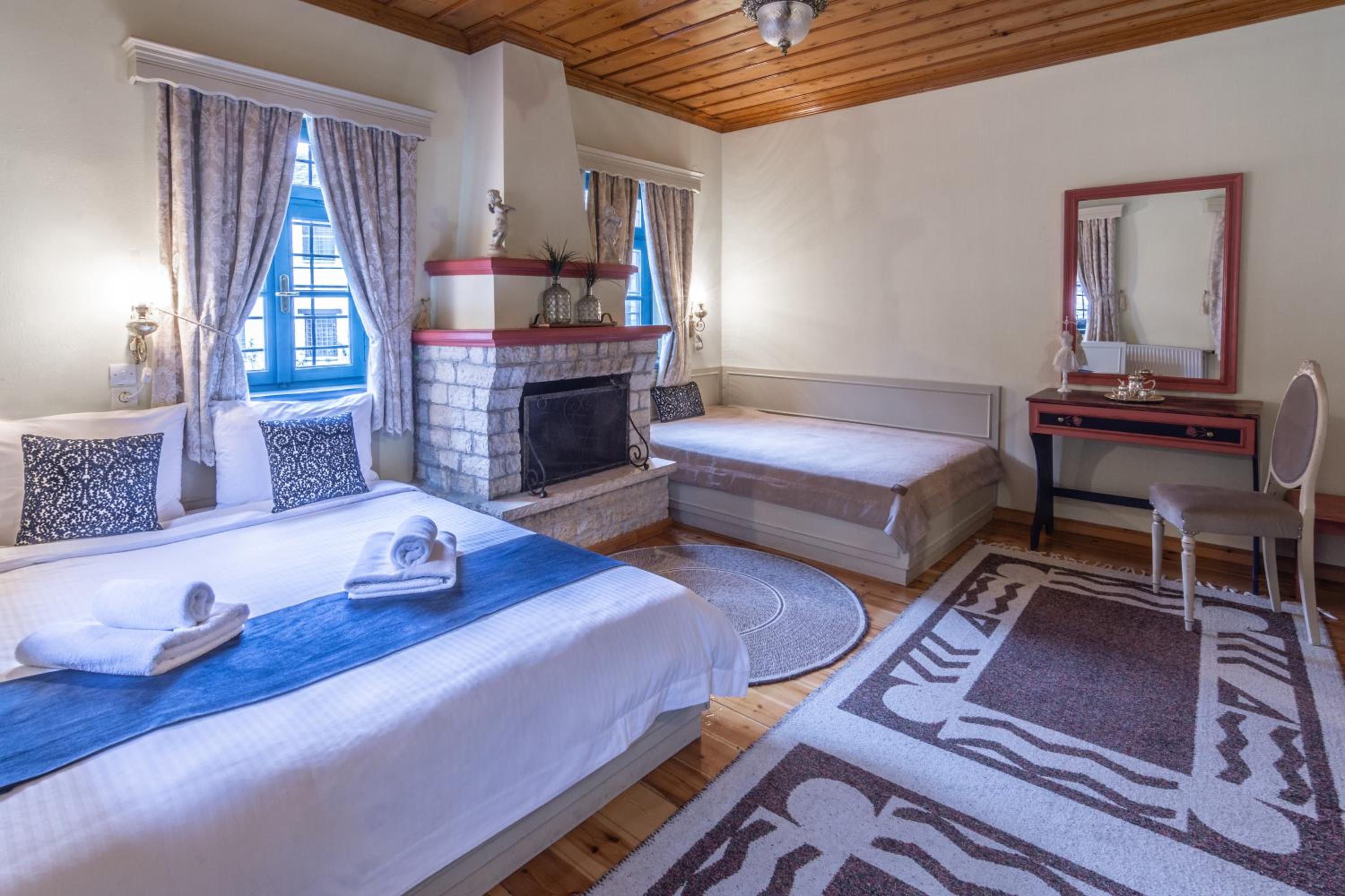 Superior Triple Room photo 2
