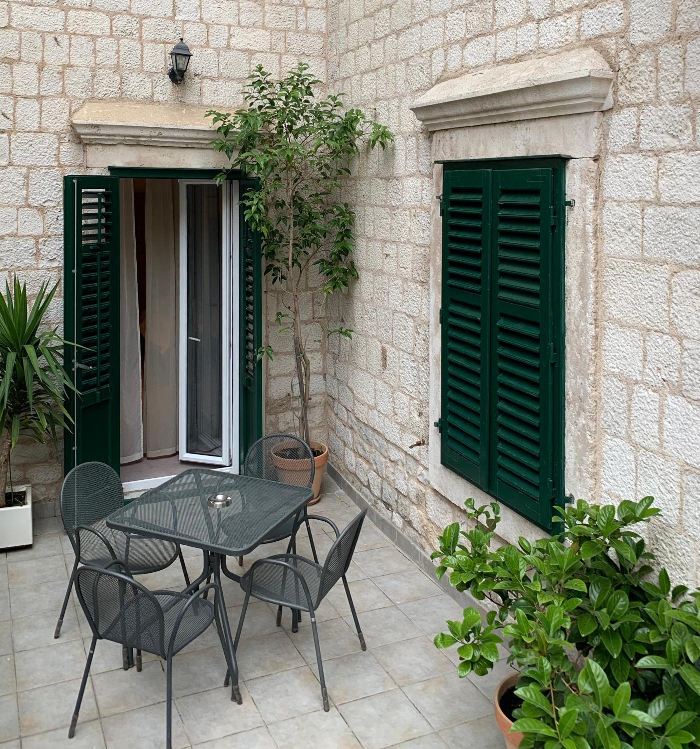 Twin Room with Terrace - Photo 2