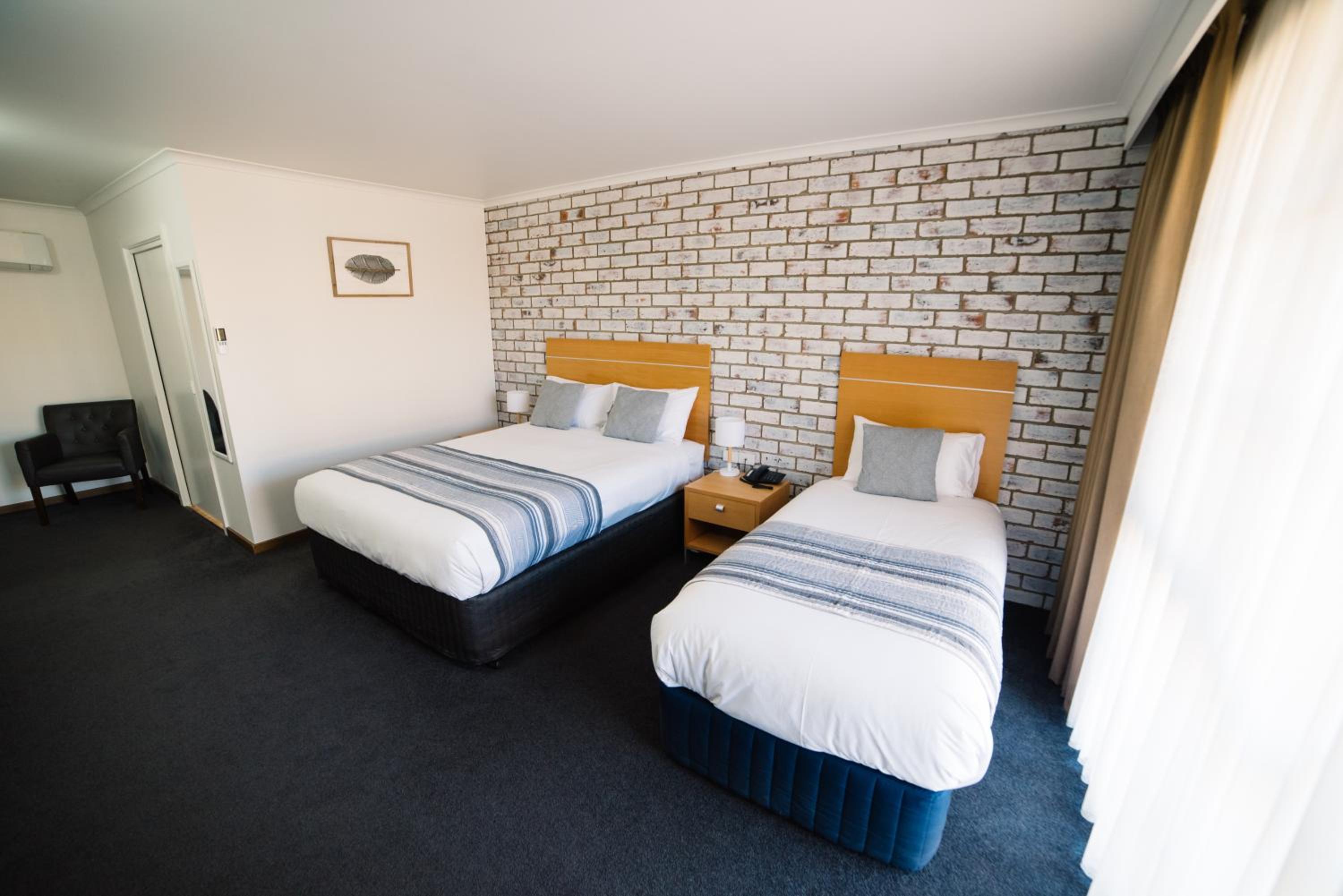 Double Room - Disability Access photo 2