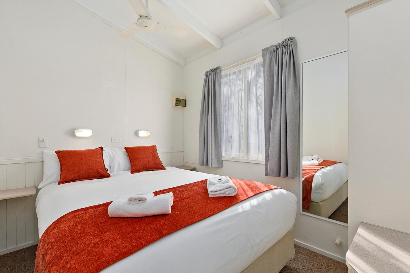 Two-Bedroom Cabin (Bungalow)