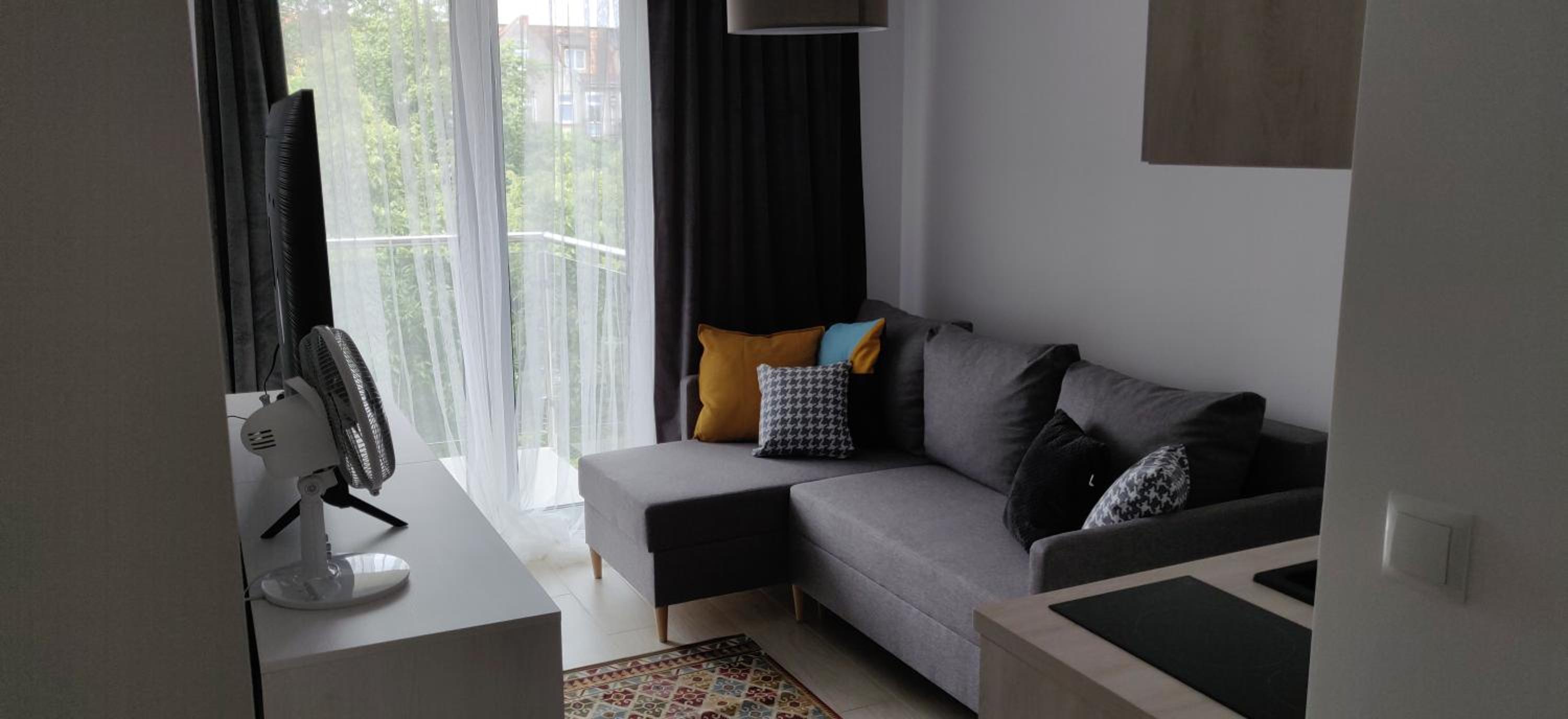 One-Bedroom Apartment - Photo 2