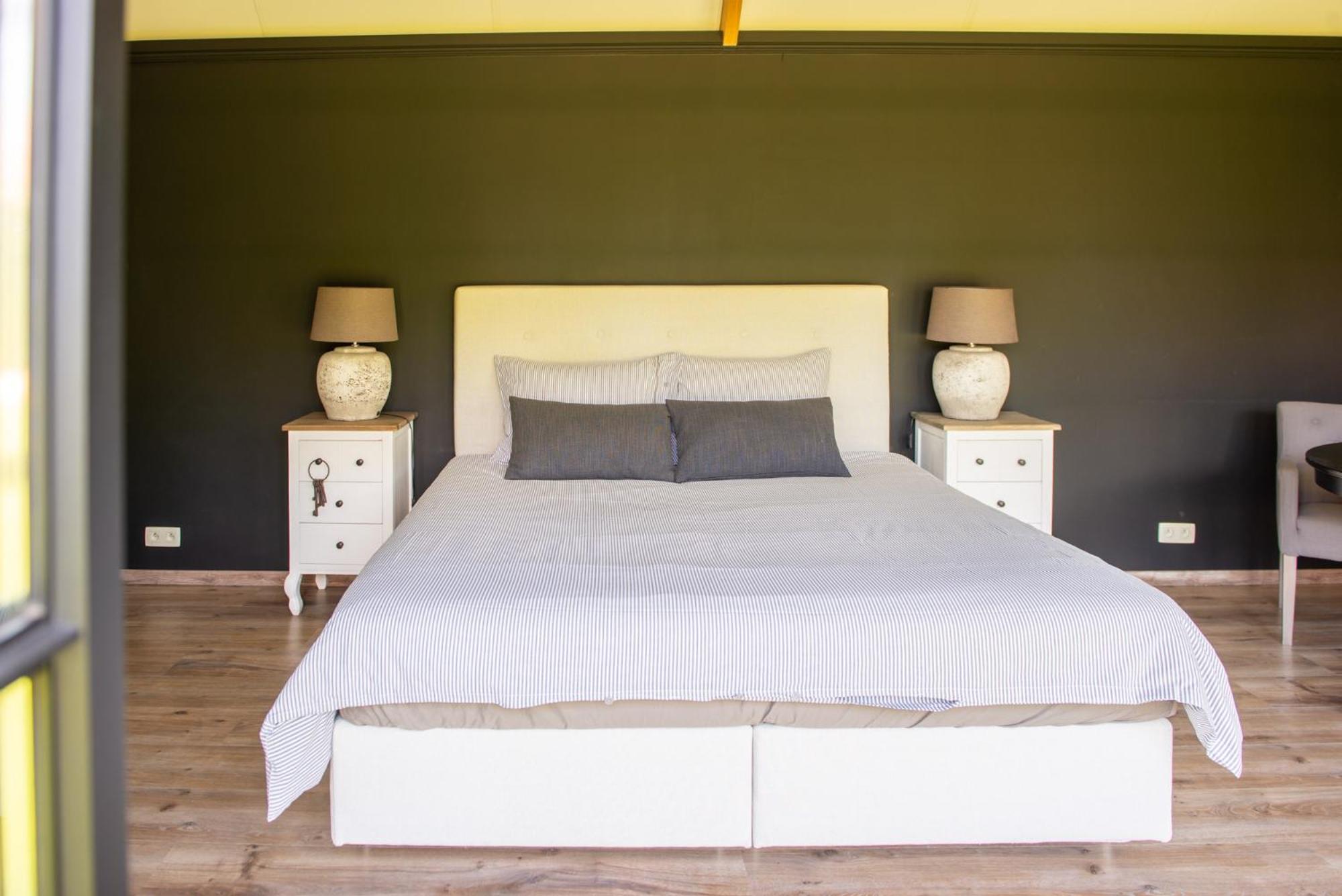 King Room with Garden View