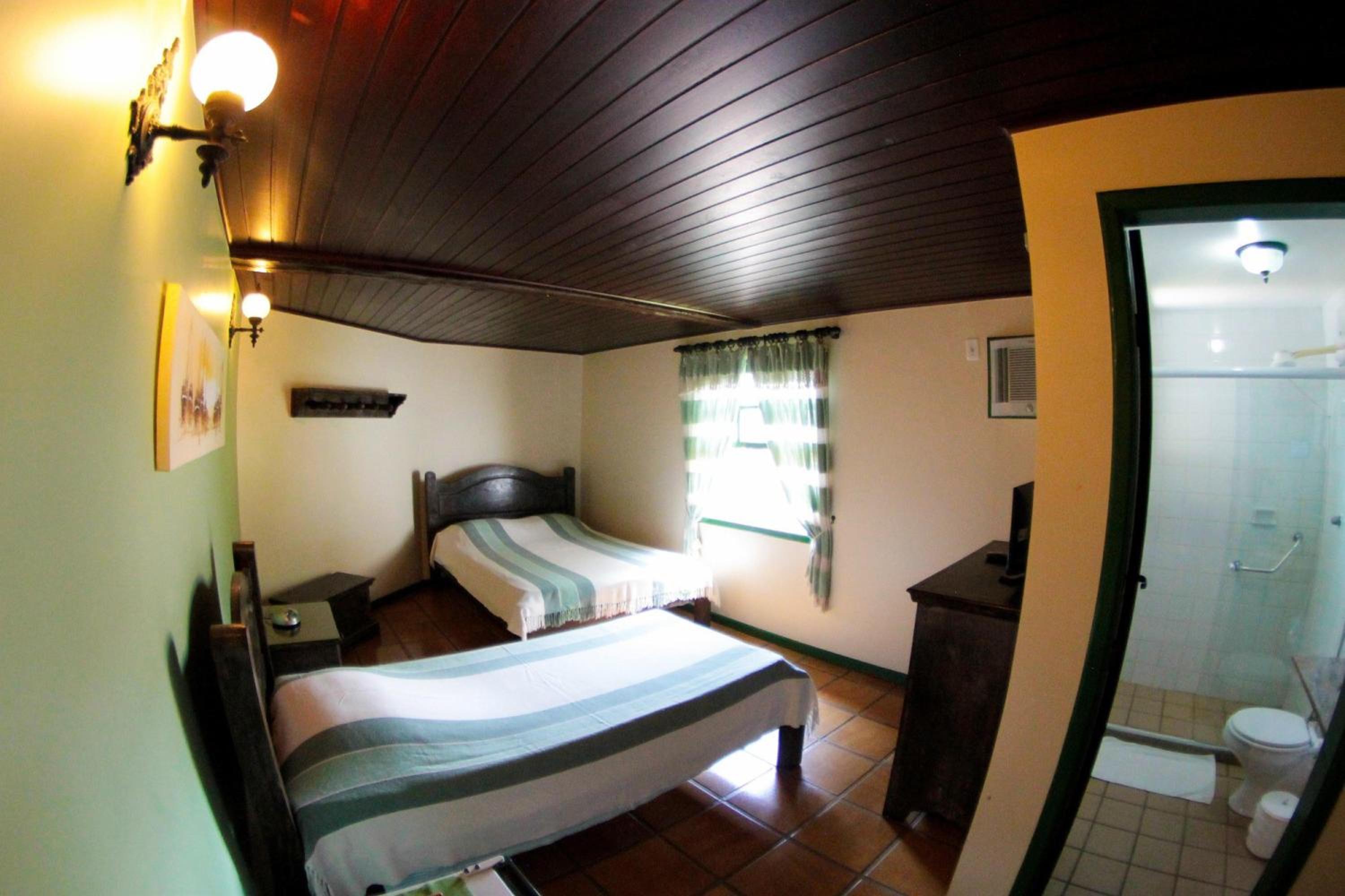 Triple Room (1 Double bed + 1 Single bed) - Photo 1