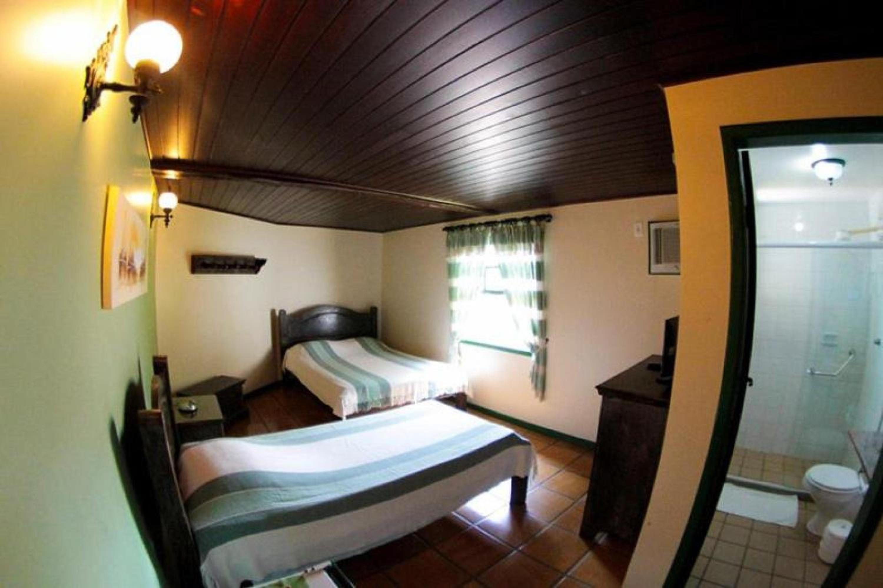 Triple Room (1 Double bed + 1 Single bed) - Photo 3