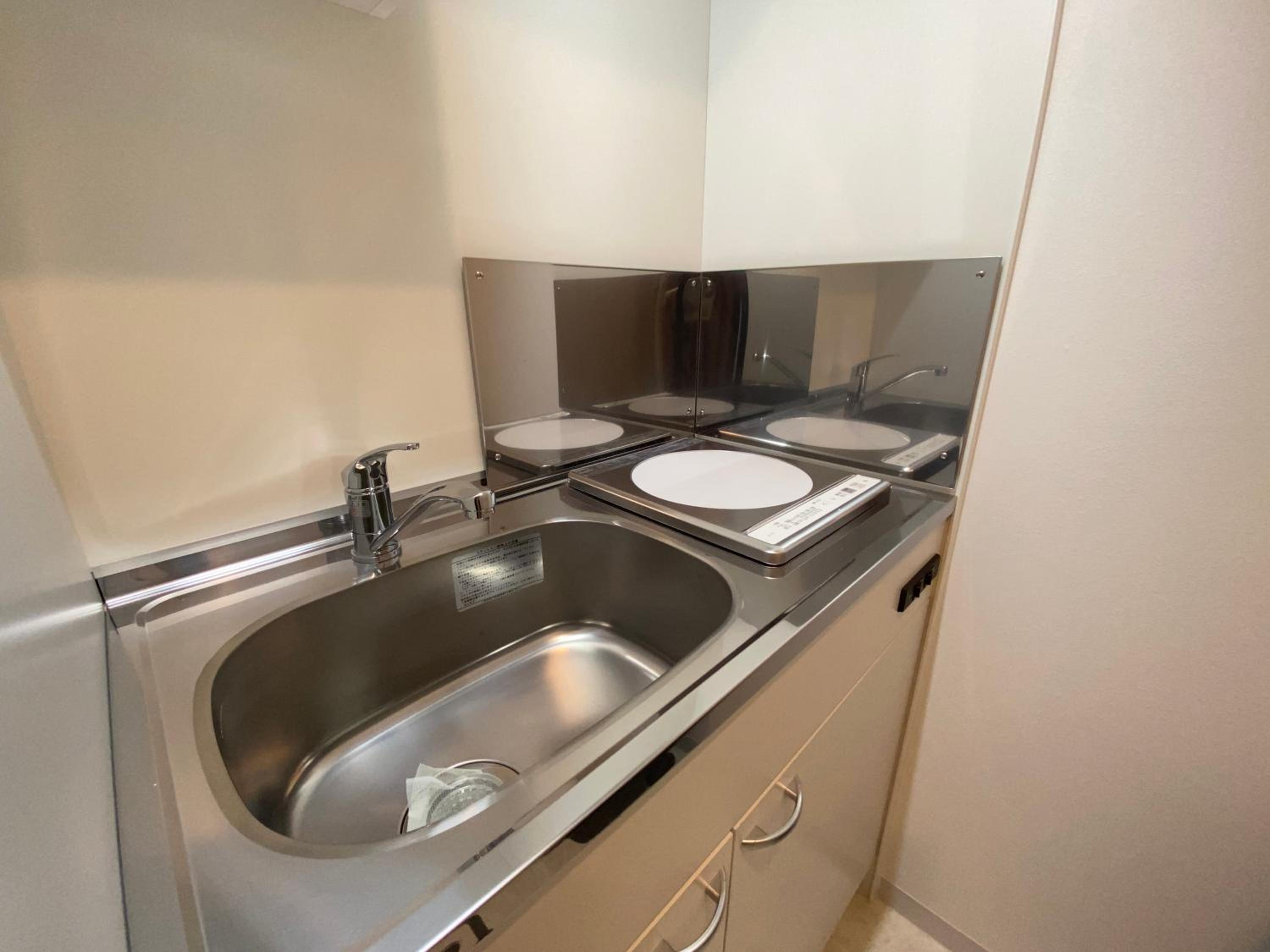 Deluxe Double Room - Photo 12