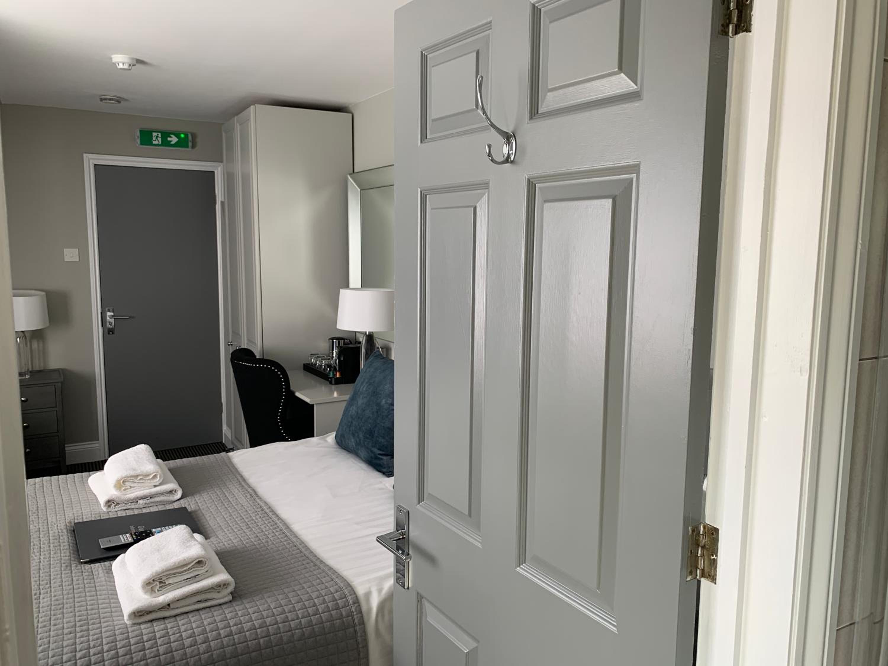 Triple Room with ensuite Bathroom