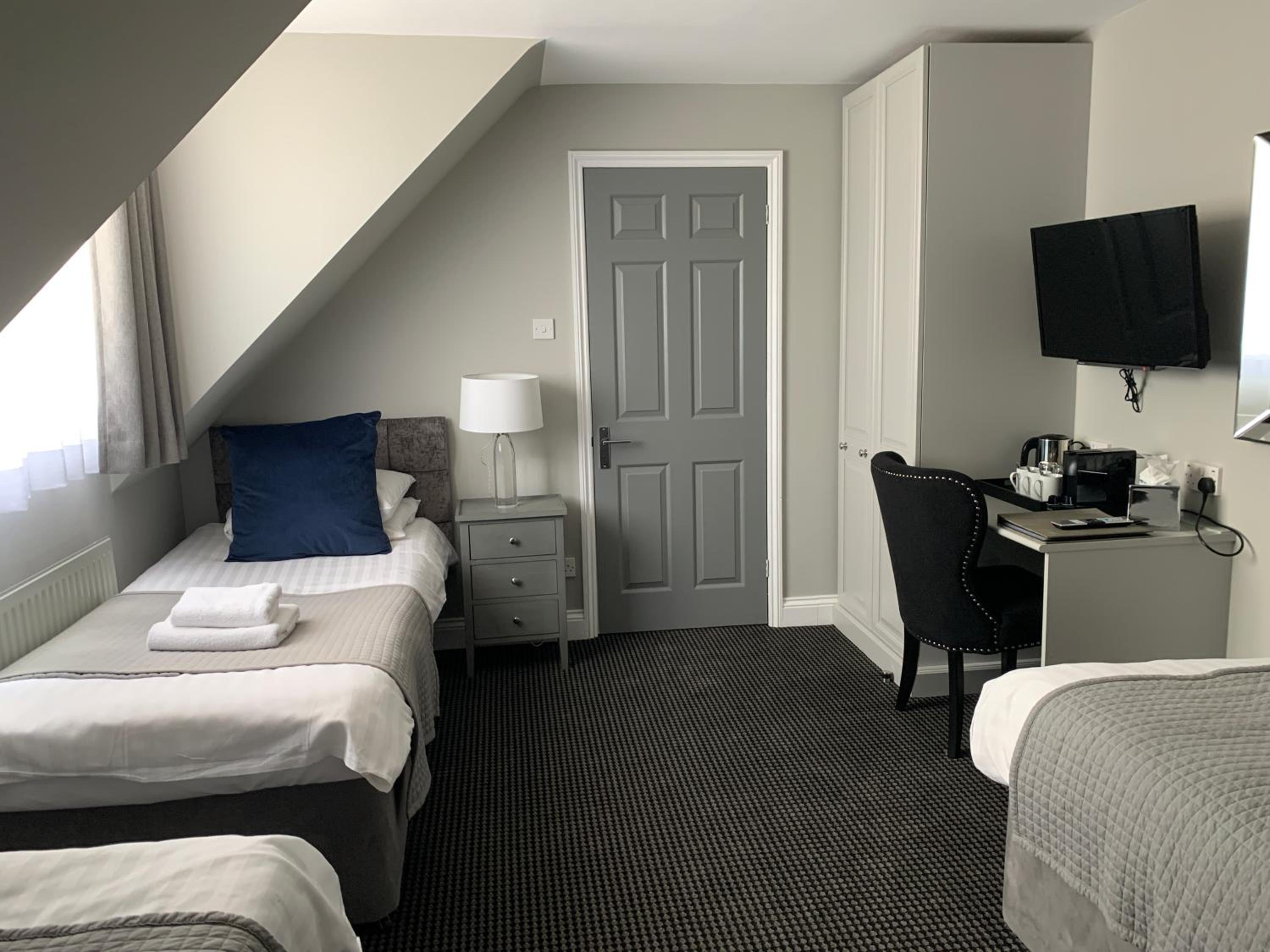 Triple Room with ensuite Bathroom